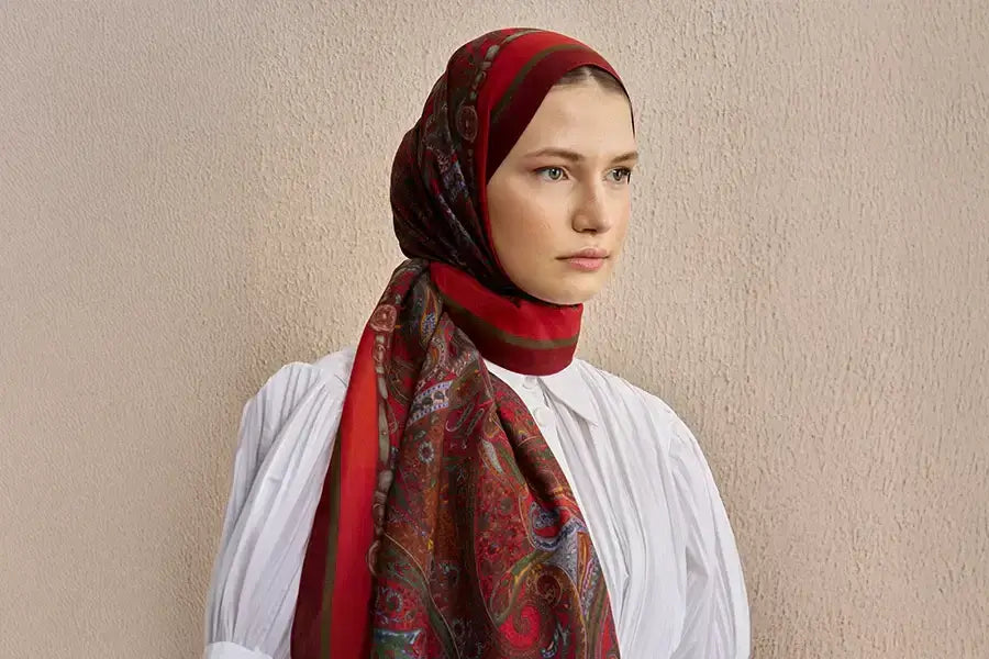 Zarif Desenli Şal ile özel gün kombinlerine şıklık katın