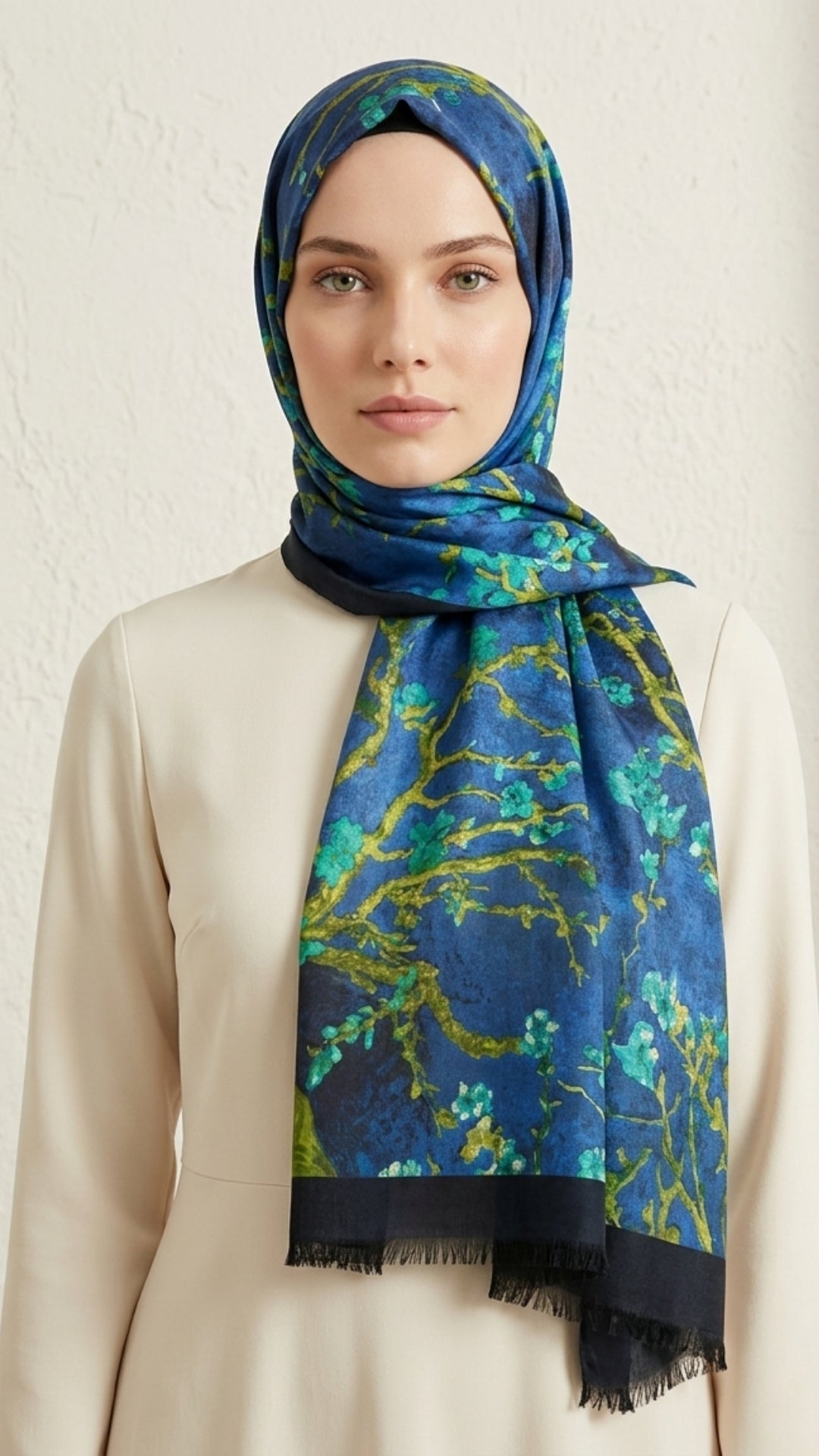 Van Gogh Çiçek Açan Badem Ağacı Pamuk Şal Koyu Lacivert önden görünüm