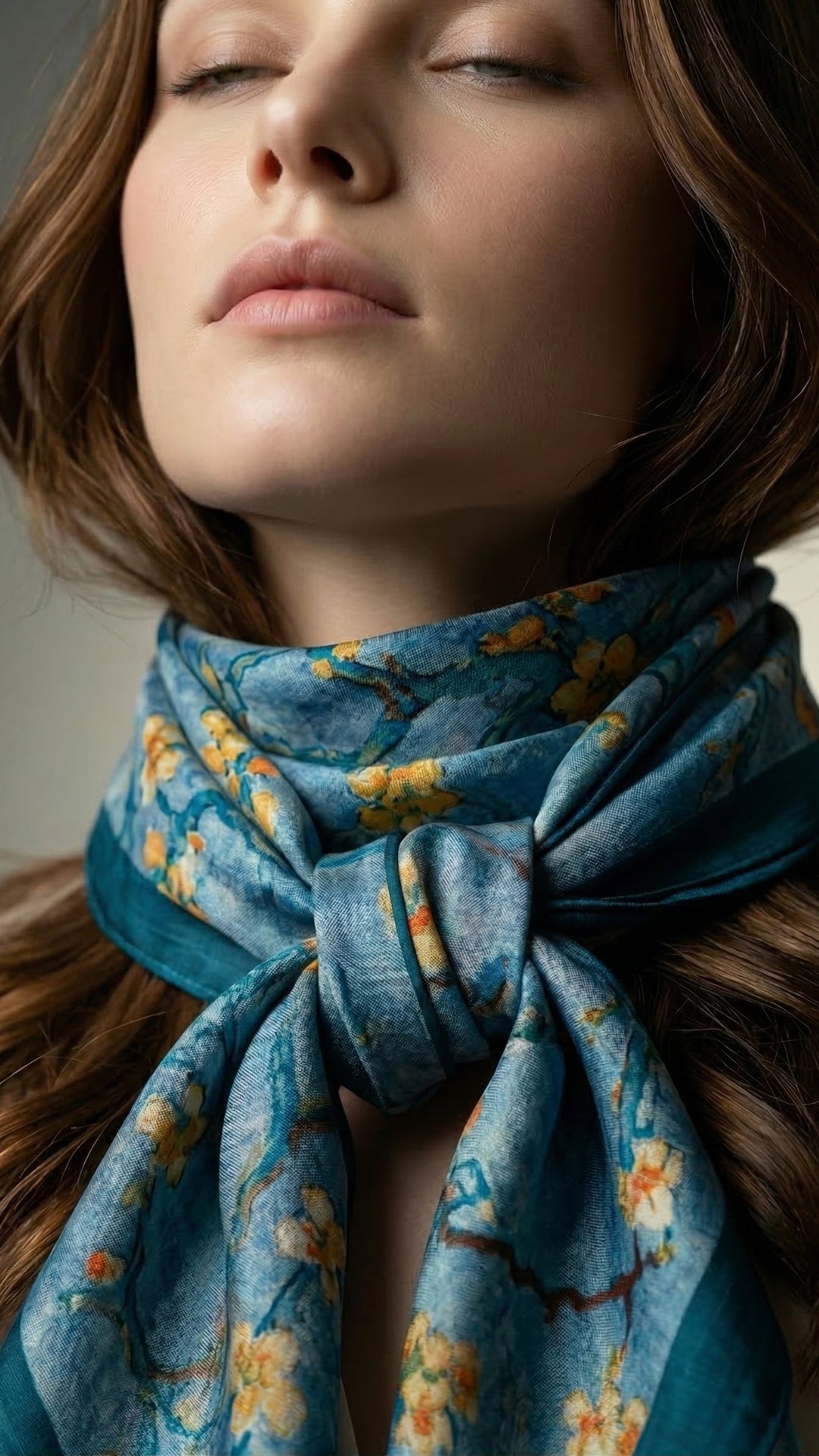 Van Gogh Çiçek Açan Badem Ağacı Bursa ipeği fular petrol boyunda dökümlü duruş