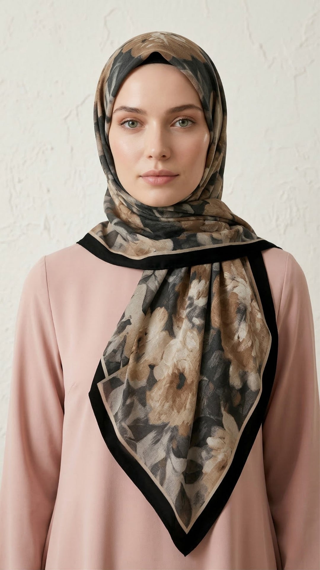 Frosted Bloom Müslin Şal Siyah Bej katlanmış kutu görünümü