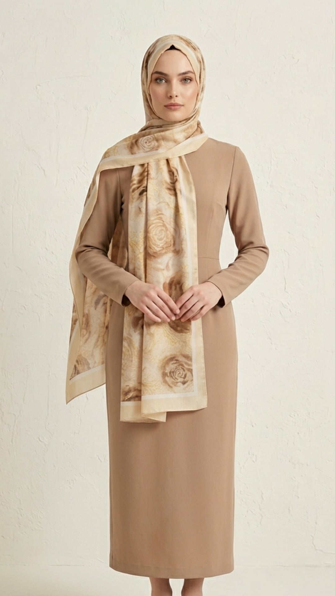 Rossa Desen Soft Şal Tereyağ Sarısı omuzda dökümlü duruş