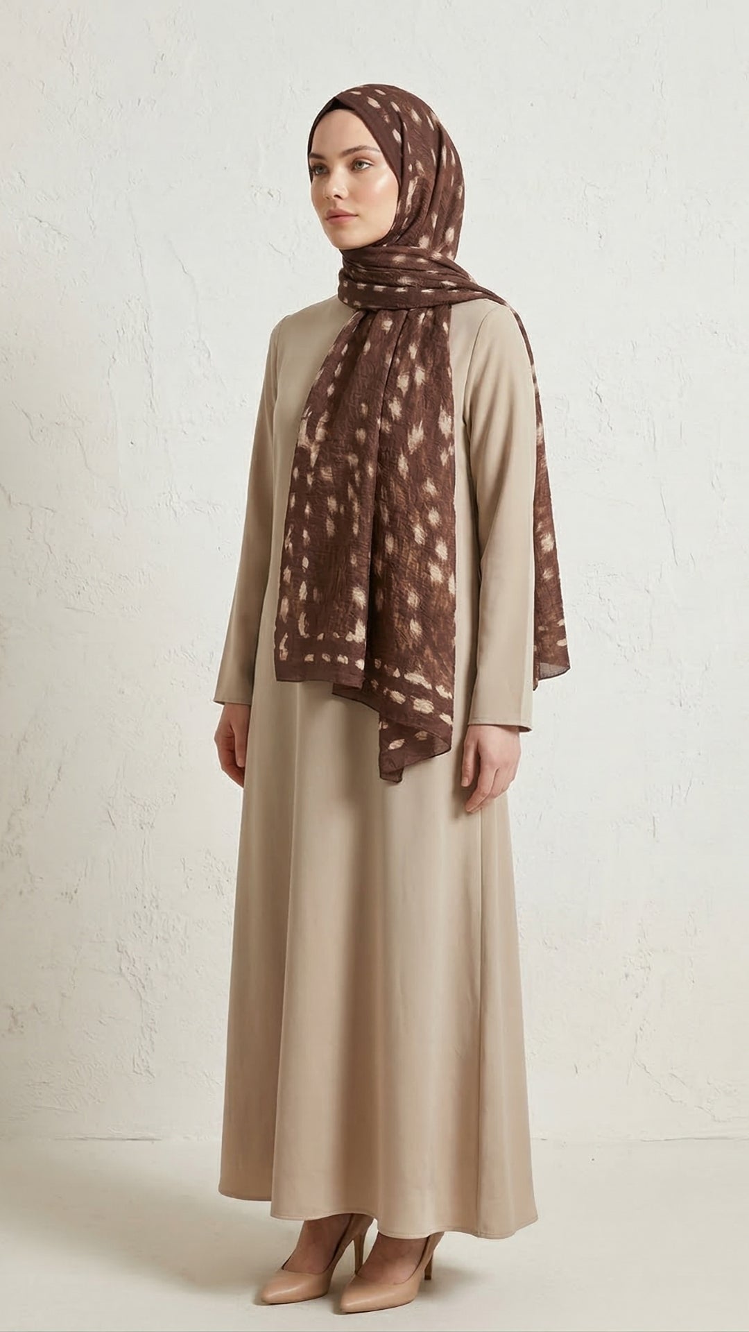 Bambi Kraş Şal Kahve omuzda dökümlü duruş