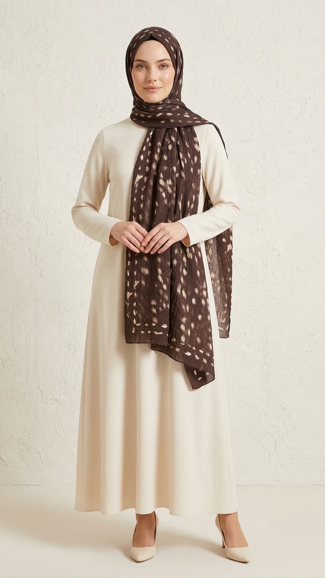 Bambi Kraş Şal Acı Kahve omuzda dökümlü duruş