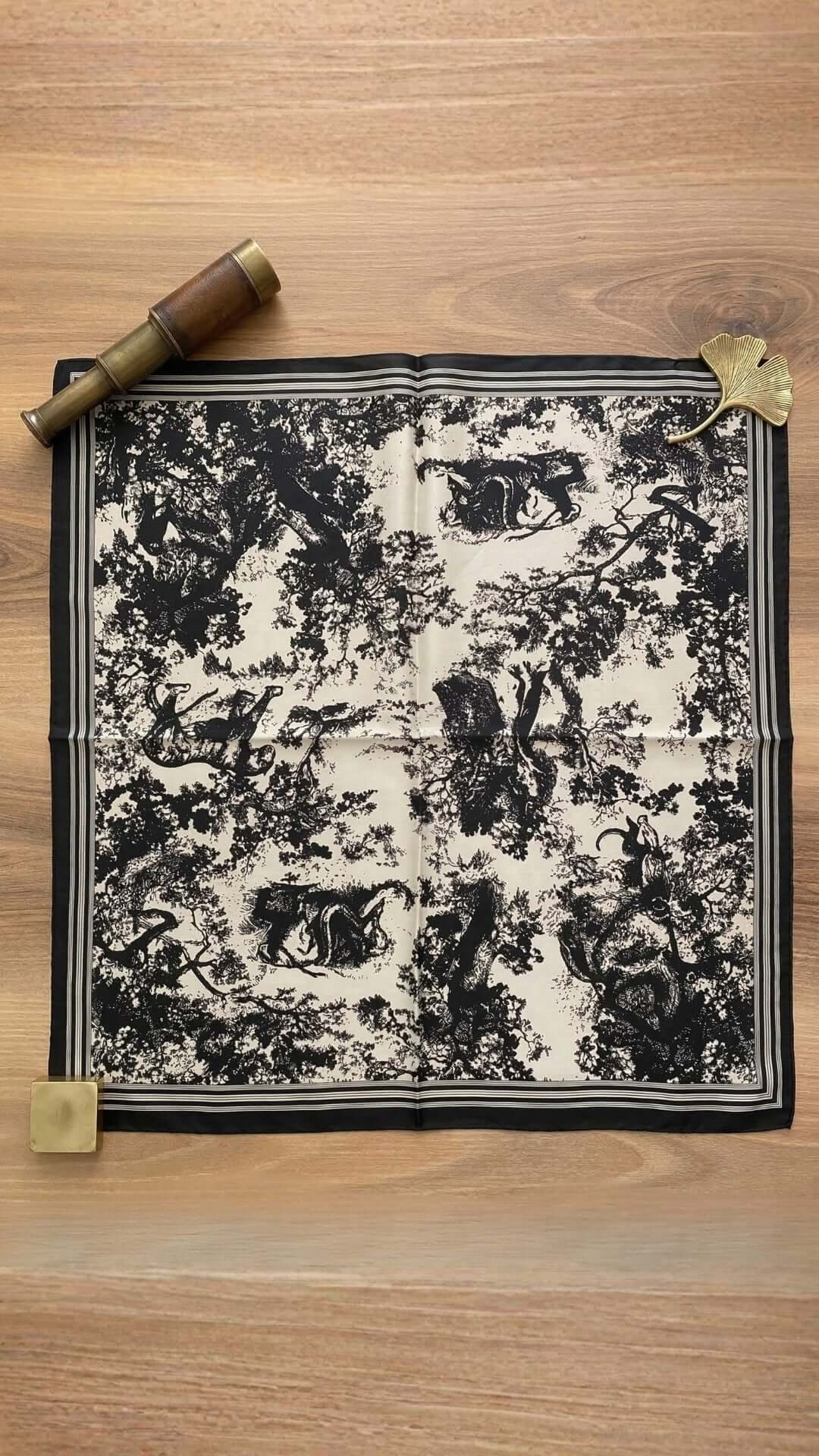 %100 Çin ipeği çizgili kenarlı fular 53x53 cm kare boyut