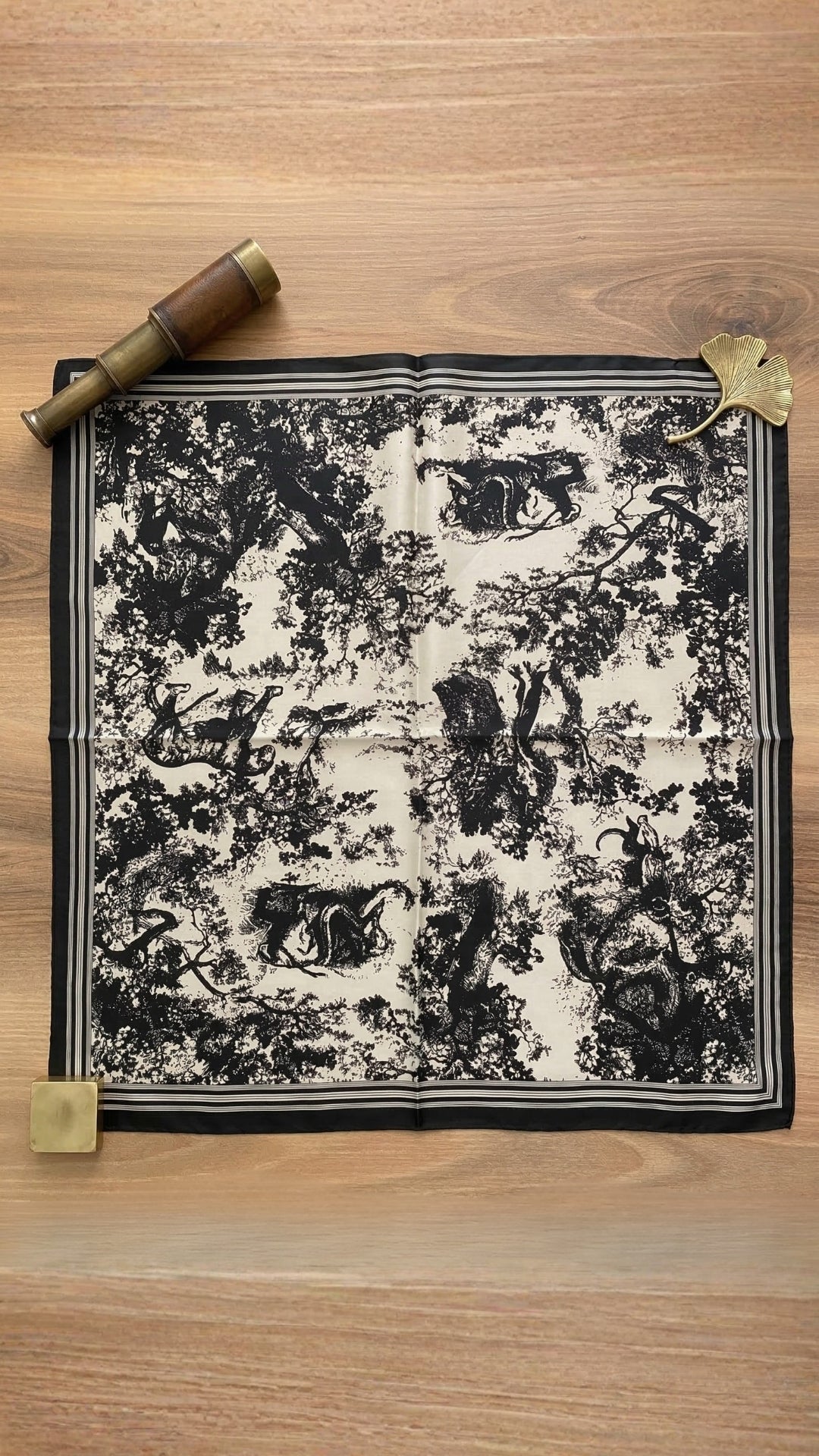 %100 Çin ipeği çizgili kenarlı fular 53x53 cm kare boyut