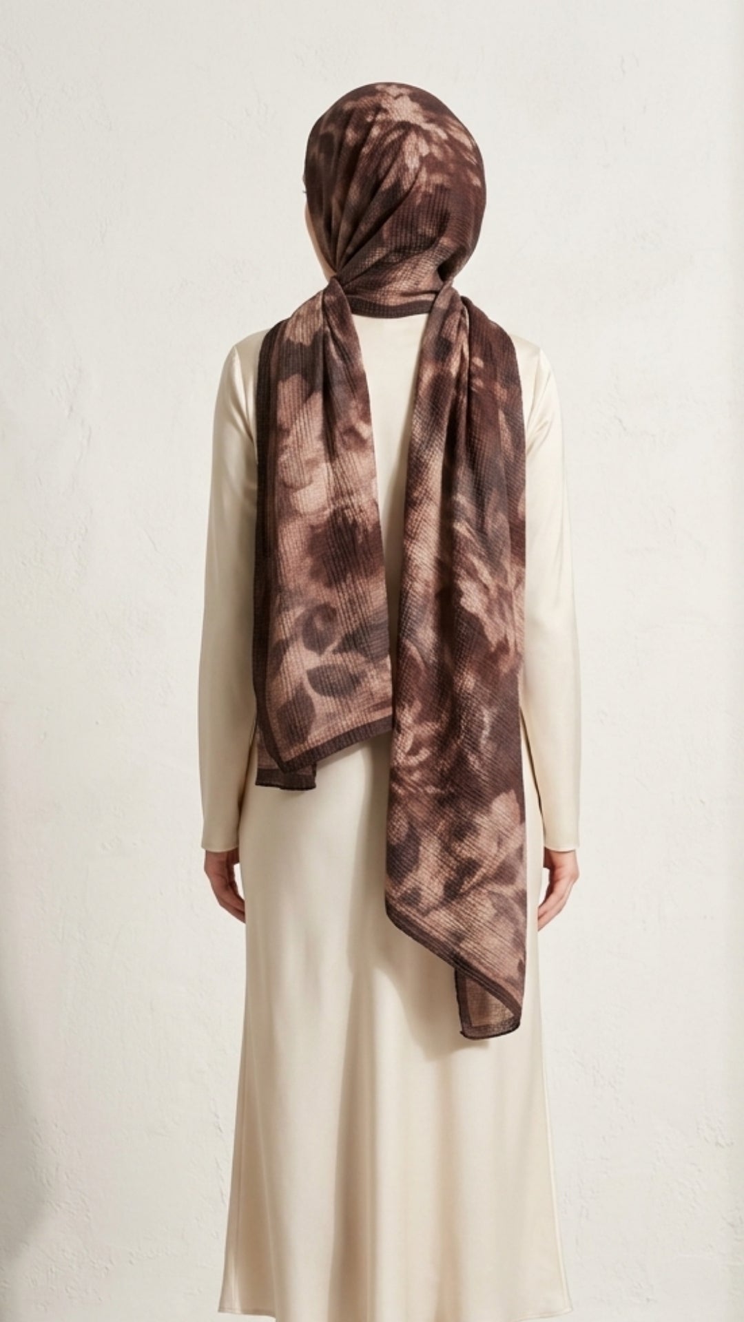 Frosted Bloom Müslin Şal Acı Kahve desen yakından görünüm