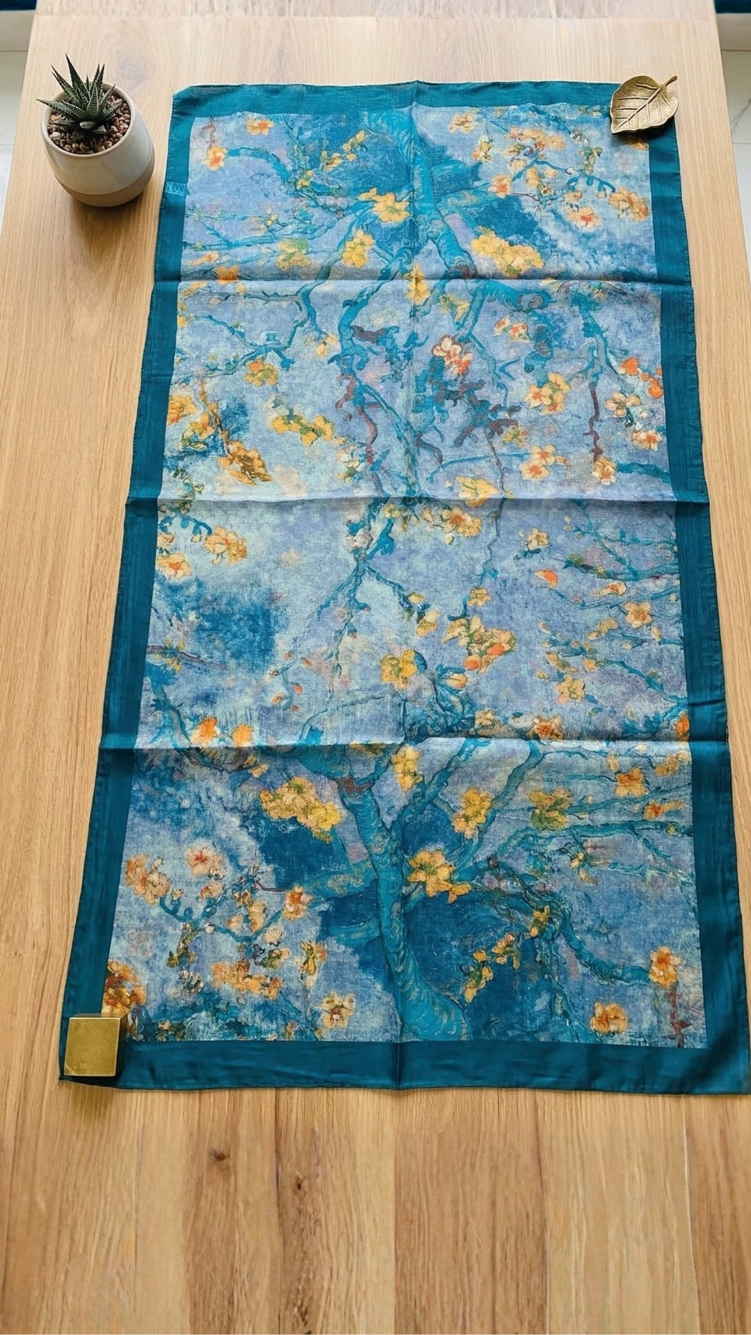 Van Gogh Çiçek Açan Badem Ağacı Bursa ipeği fular petrol parlak ipek doku detayı