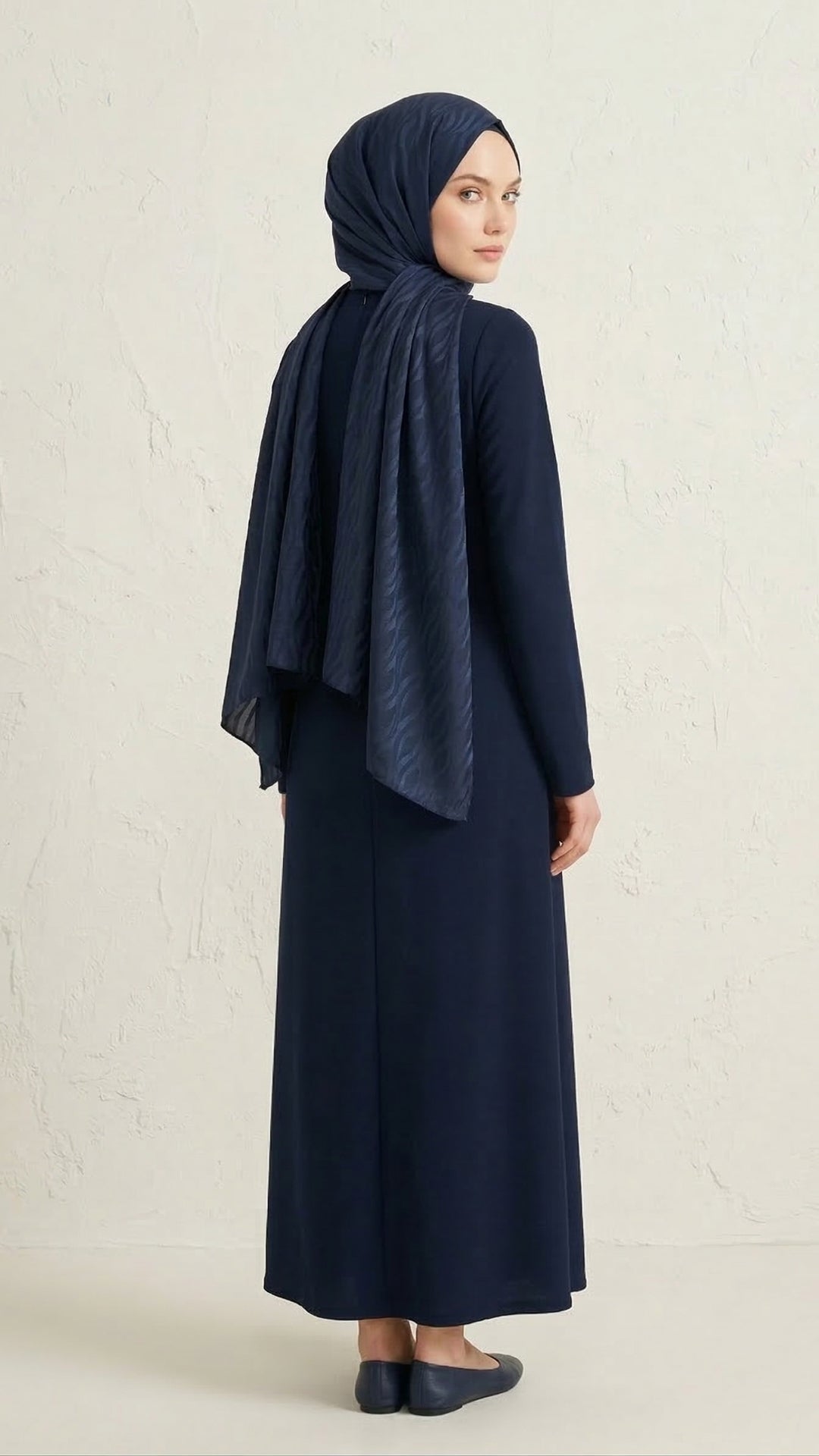 İtalyan Jakar Şal Dalga Desen Lacivert şık ve klasik kombin