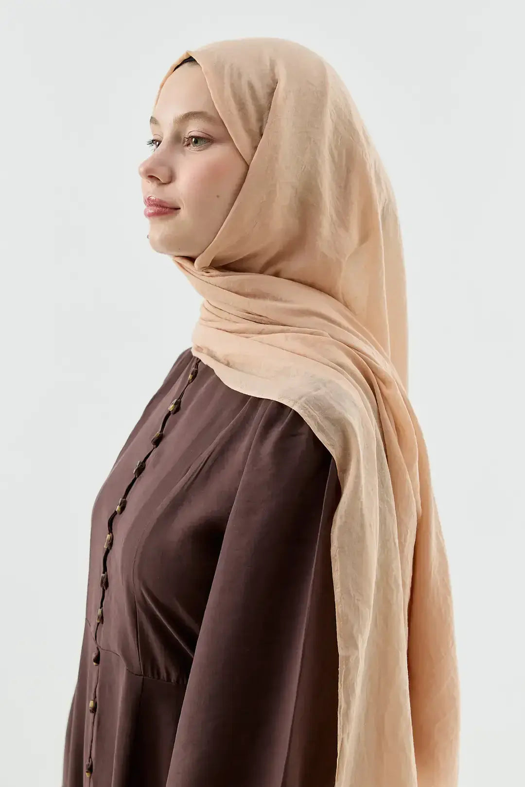 Aya Serisi Şal Kum Beji kenar dikiş ve doku detayları