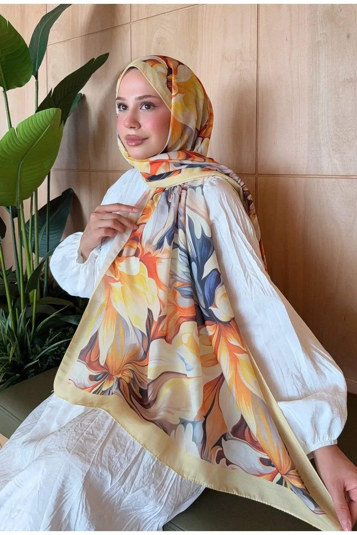 Desenli Pamuk Soft Şal günlük kombin örneği sarı turuncu sıcak tonlar