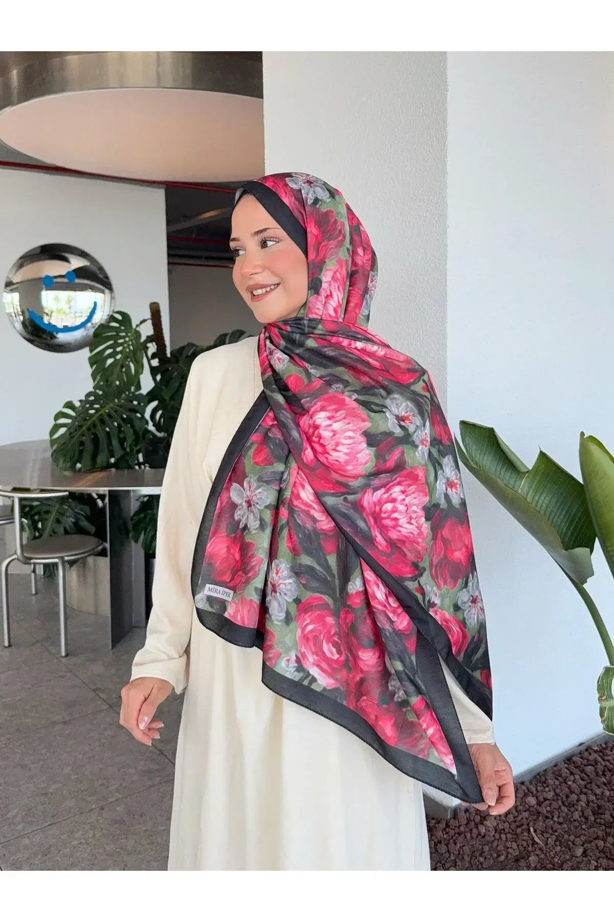 Desenli Pamuk Soft Şal kenar dikiş detayı ve tok pamuk dokusu