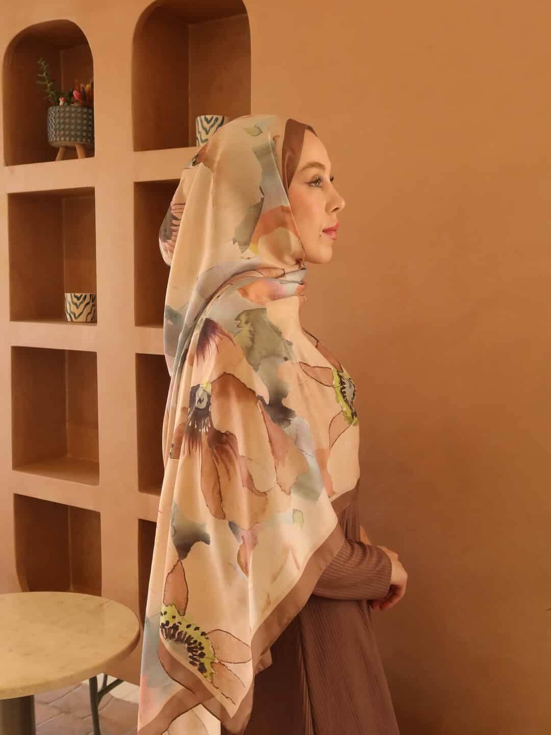 Pamuk Şal Livora Desen Karamel önden görünüm soft dokuda