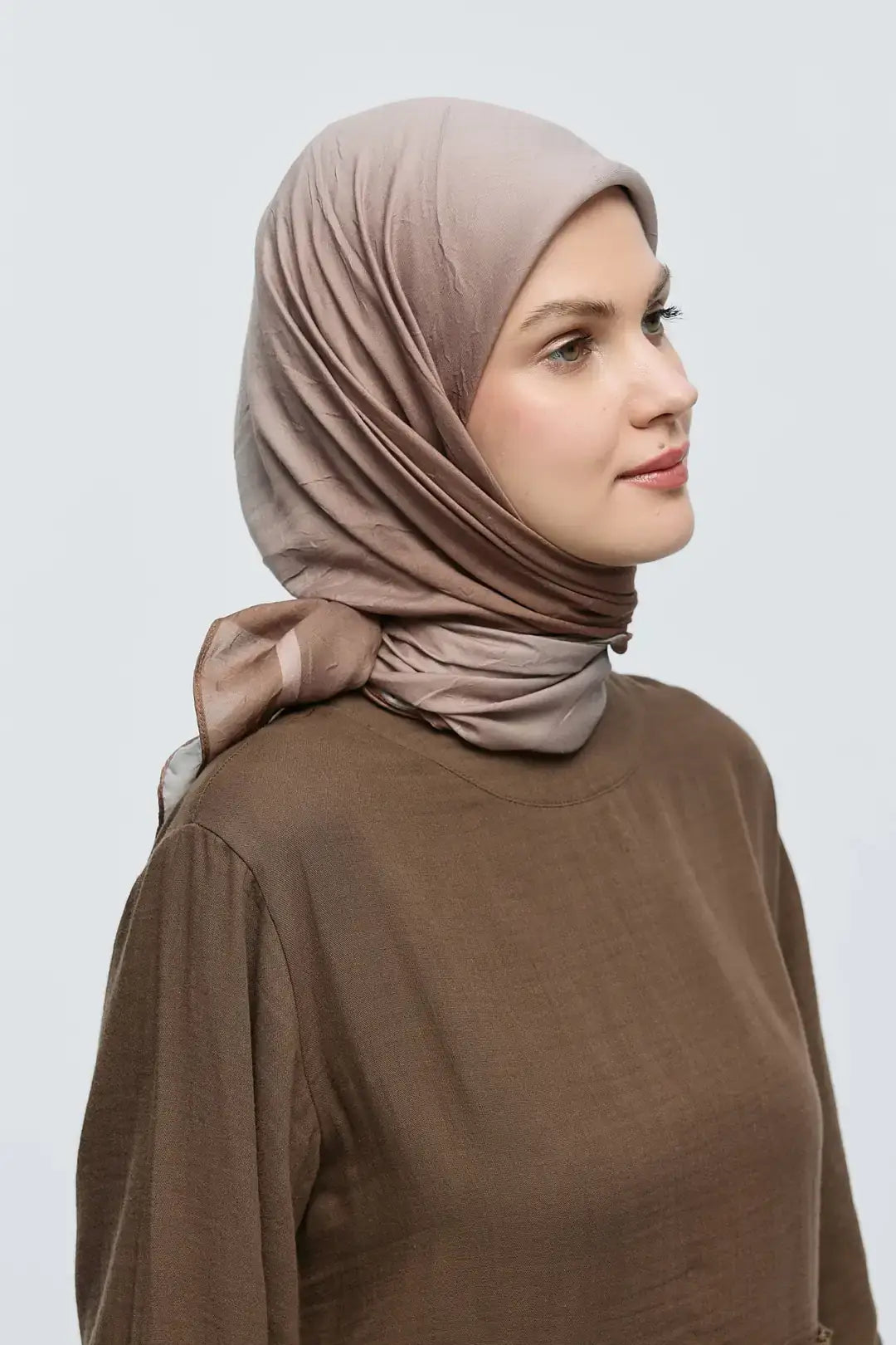 Bambu Eşarp kenar dikiş ve desen detay yakın plan