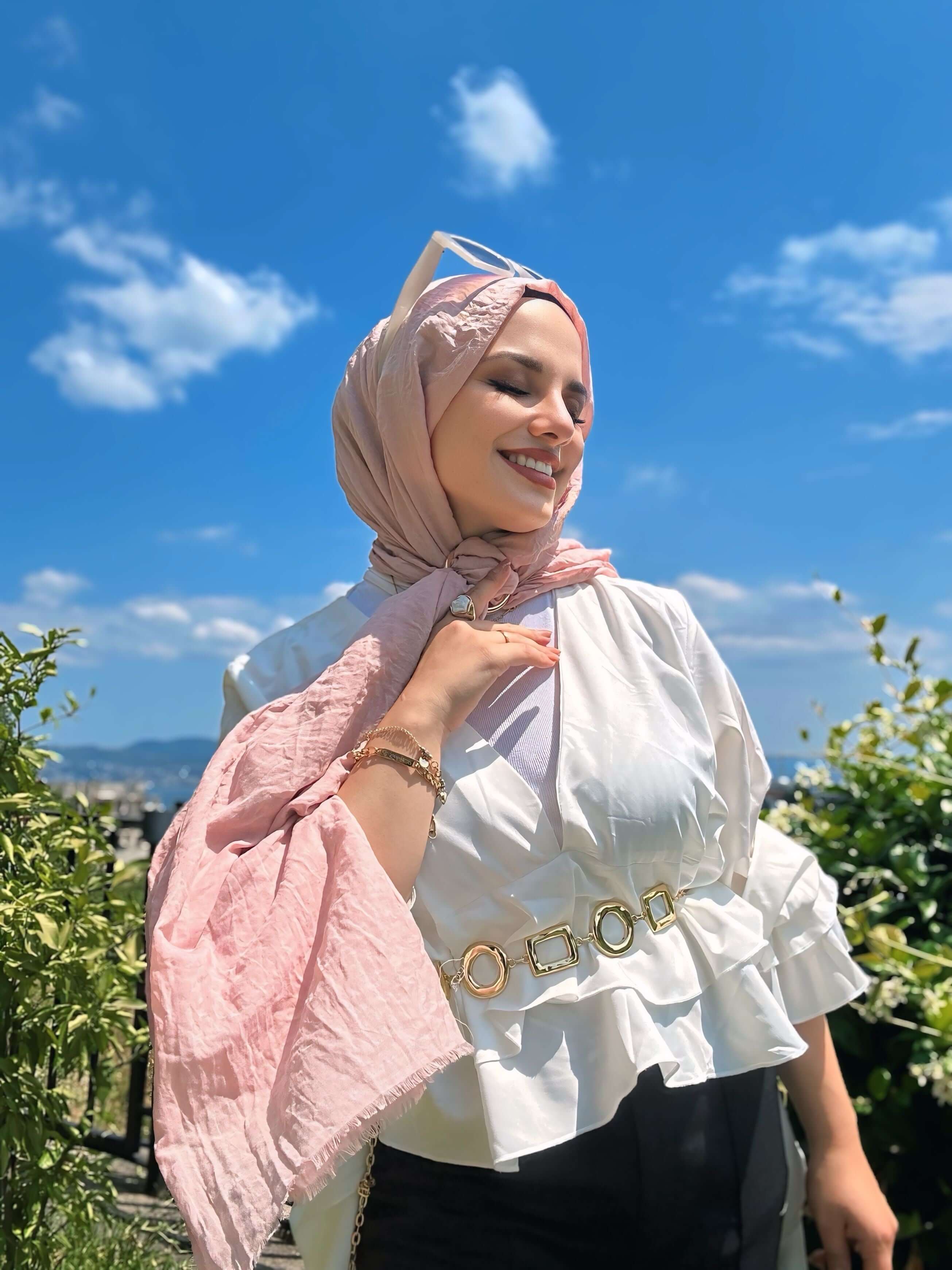 Yumuşak dokulu Aya Serisi Şal ile şık stil önerisi