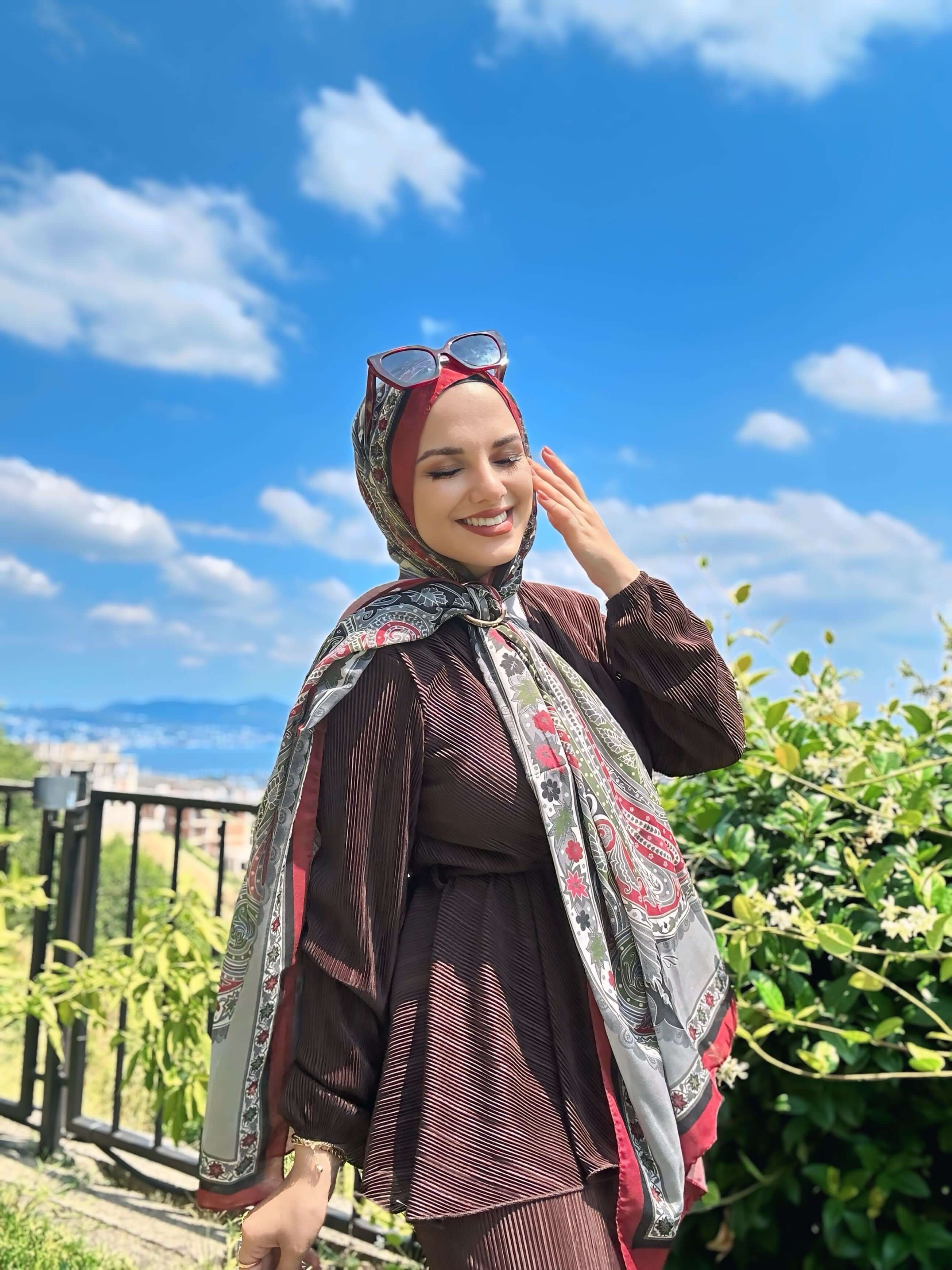 Çiçekli Etnik Desen Şal Gri
