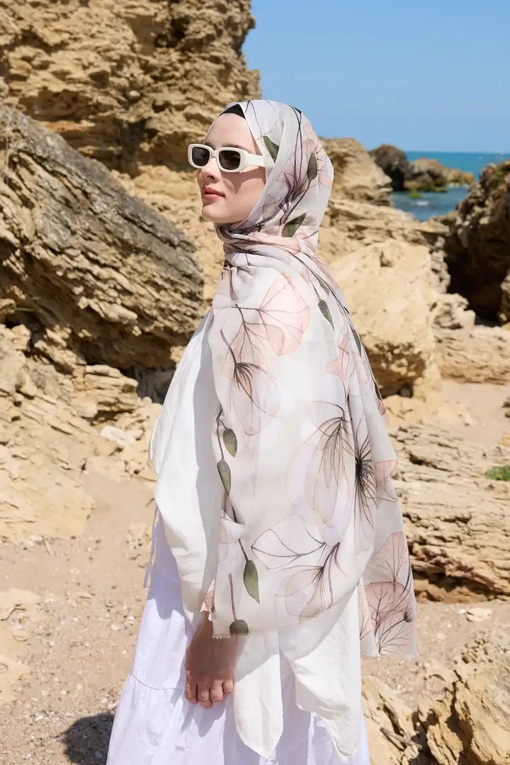 Yumuşak dokulu Alicia Desen Aya Şal ile şık stil önerisi