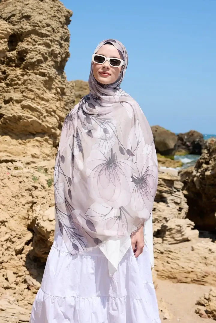 Yumuşak dokulu Alicia Desen Aya Şal ile şık stil önerisi