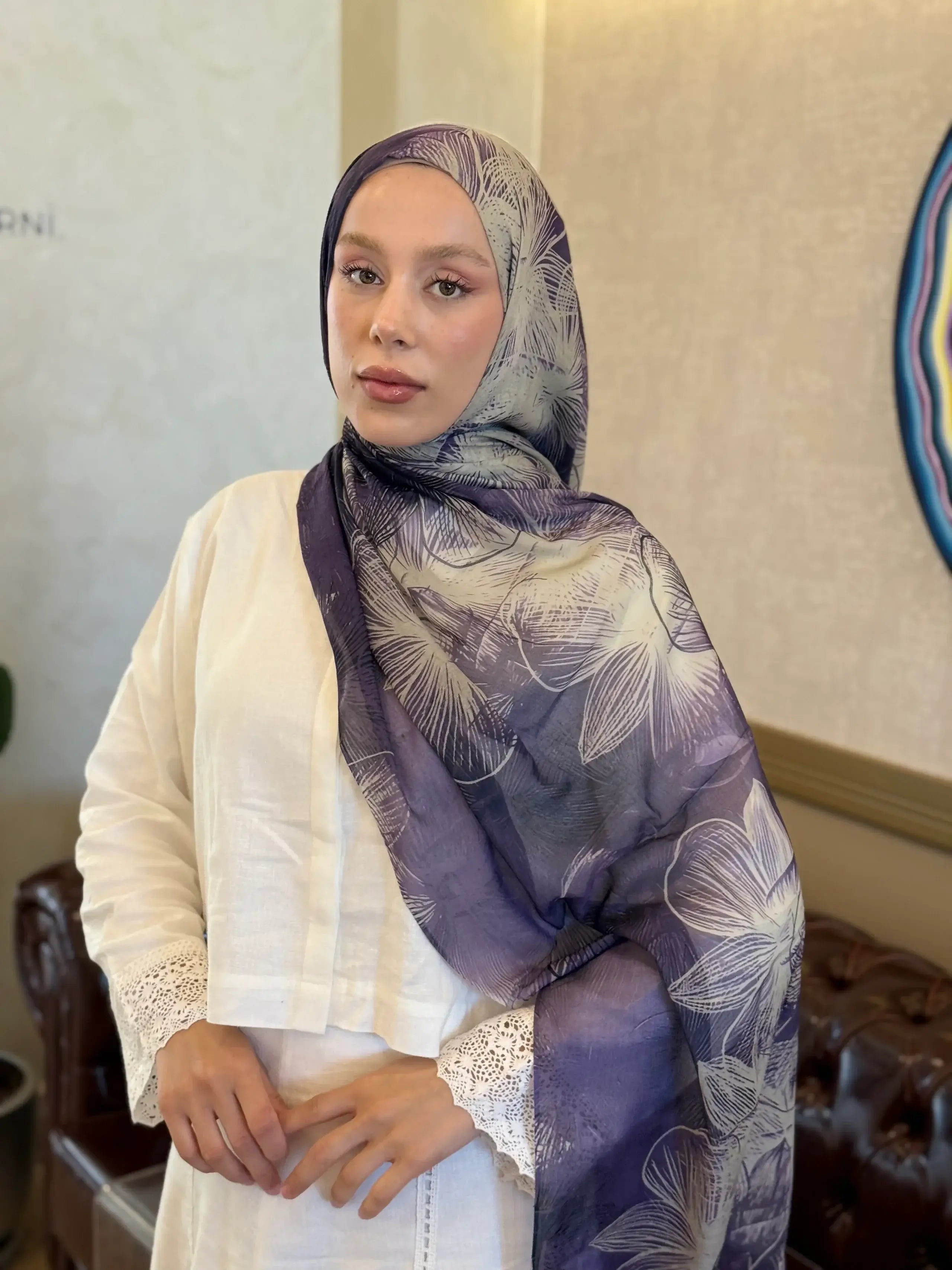 Yumuşak dokulu Esilda Desen Aya Şal ile şık stil önerisi ChatGPT’ye sor