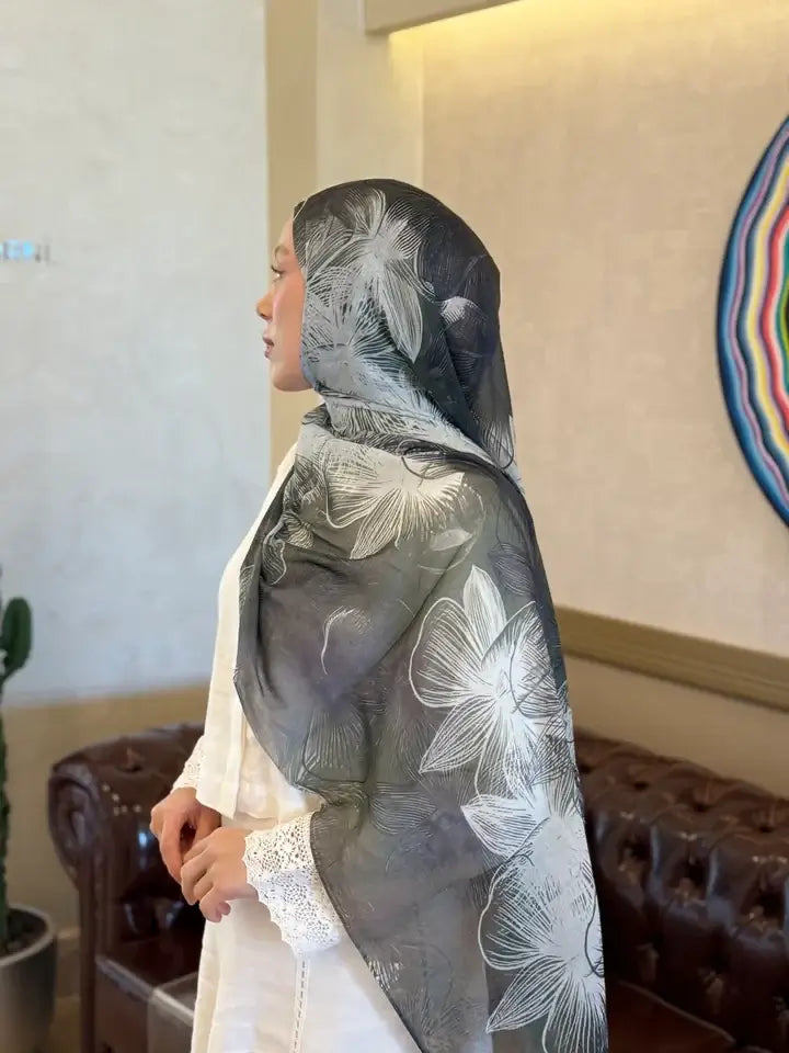 "Desenli Esilda Aya Şal Kemik-Koyu Gri detay görüntüsü"