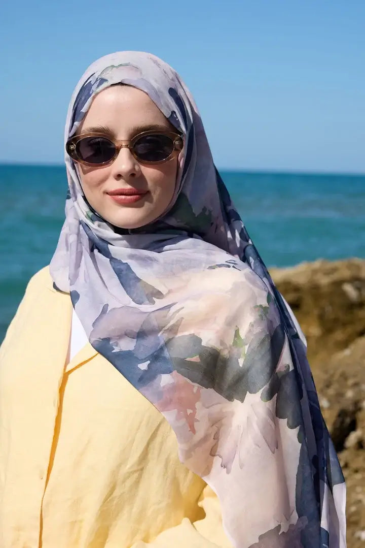 Yumuşak dokulu Mirelya Desen Aya Şal ile şık stil önerisi