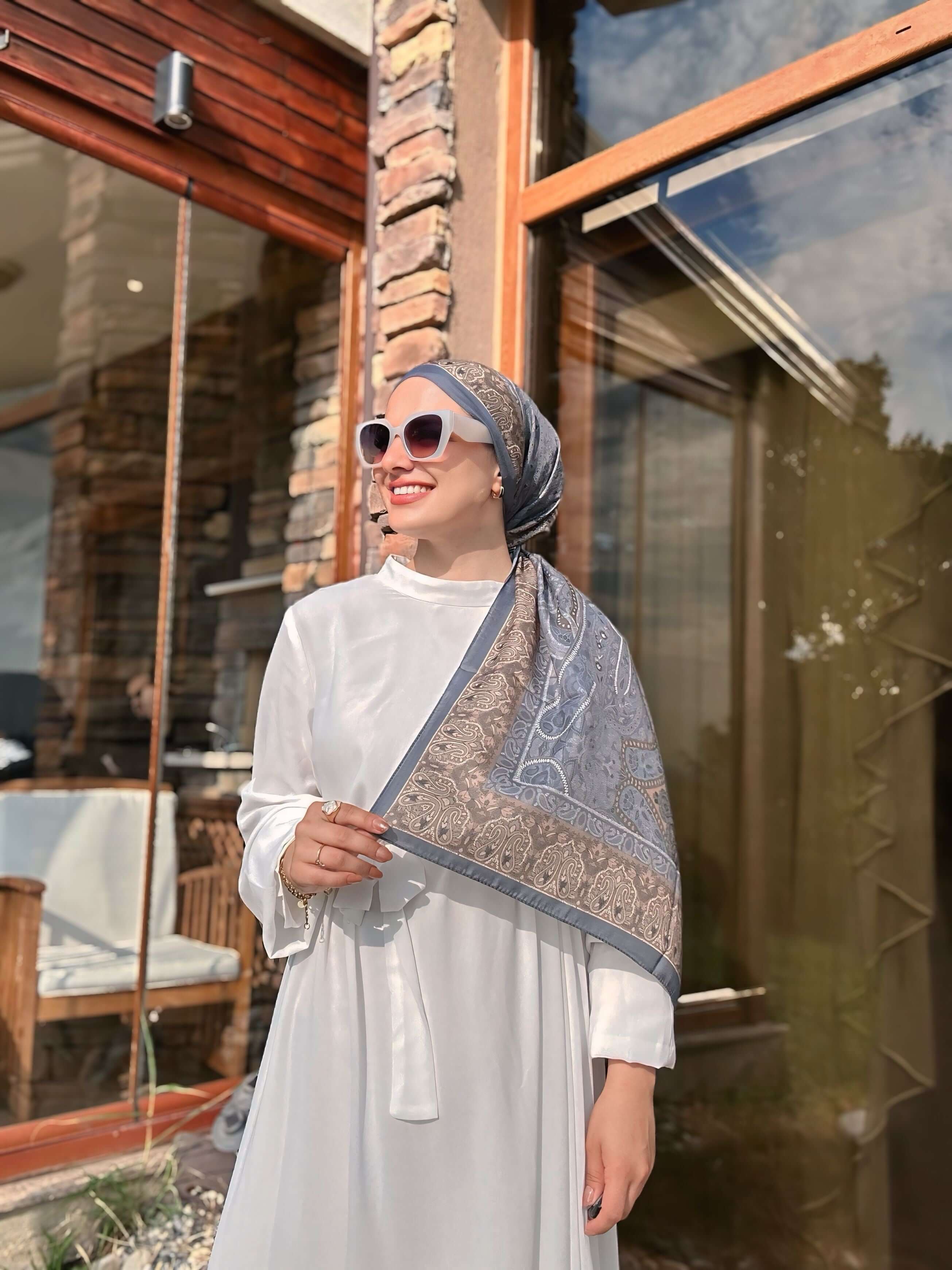 Nefes alabilen soft şal Gri Vela Desen ile modern kombin önerisi