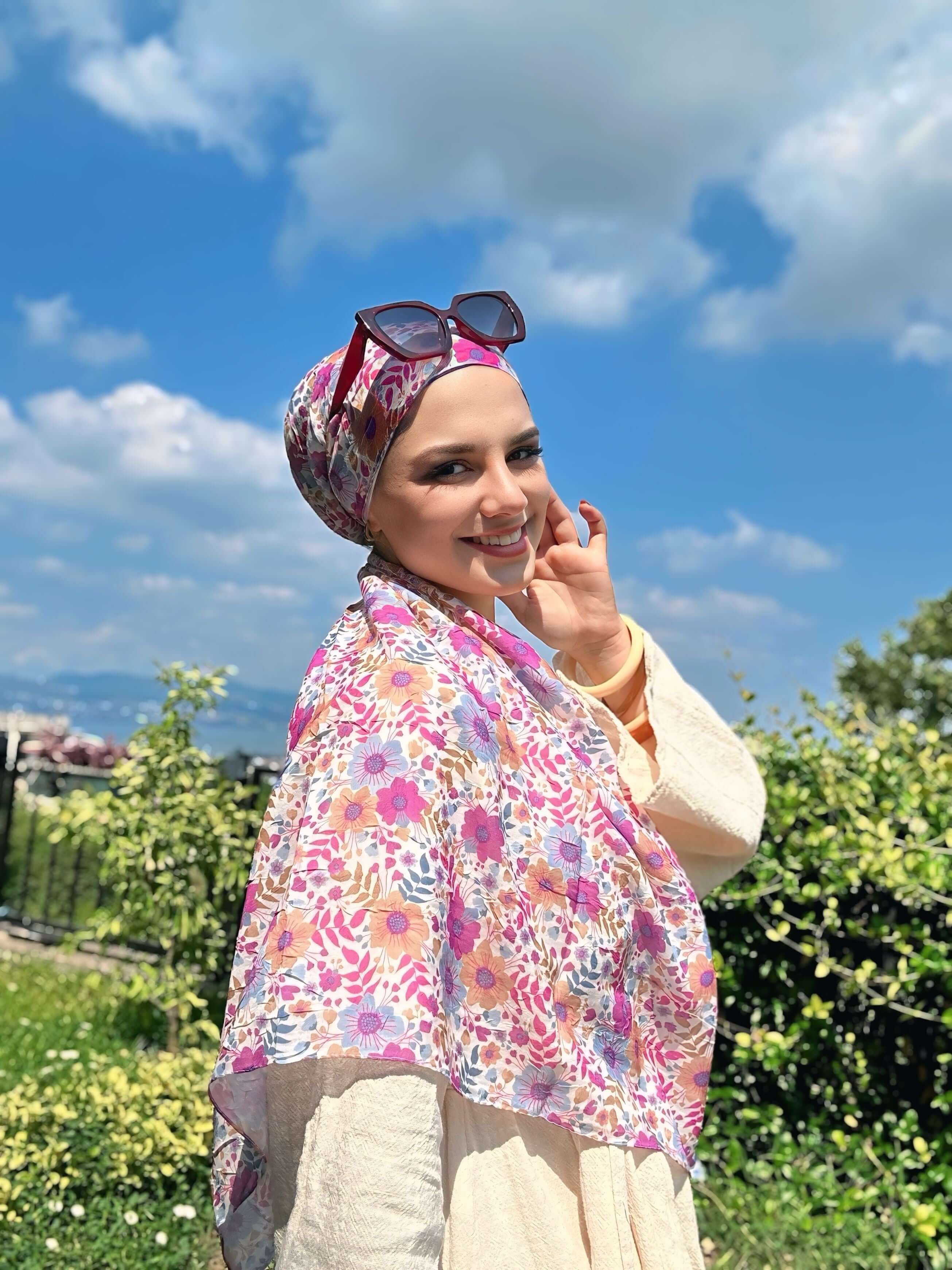 Zarif kombinler için Mavi Somon Flora Desen Bambu Eşarp