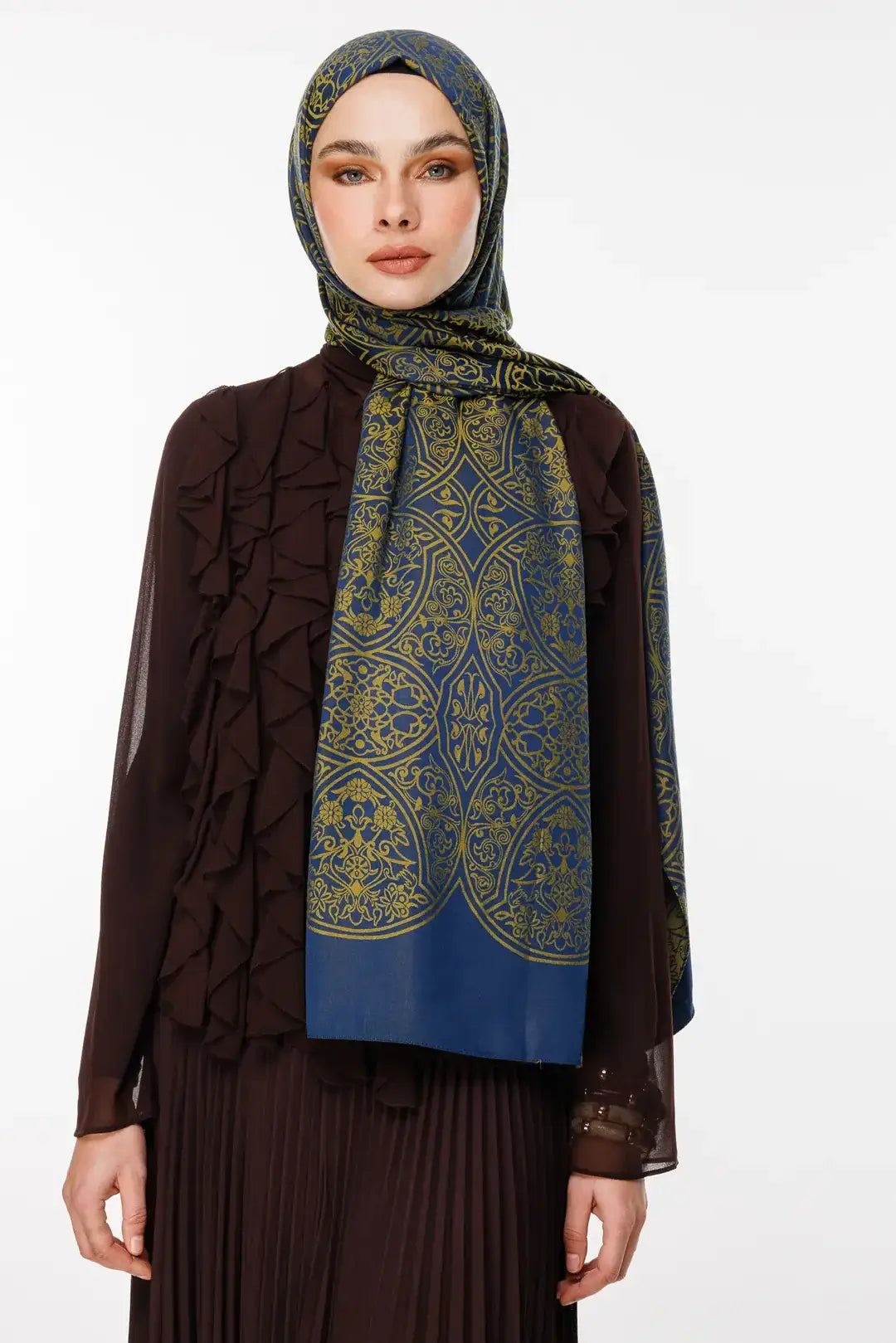 Moda Nûda lacivert-yağ yeşili Morocco desen şal şıklık ve sofistike dokunuş sunar