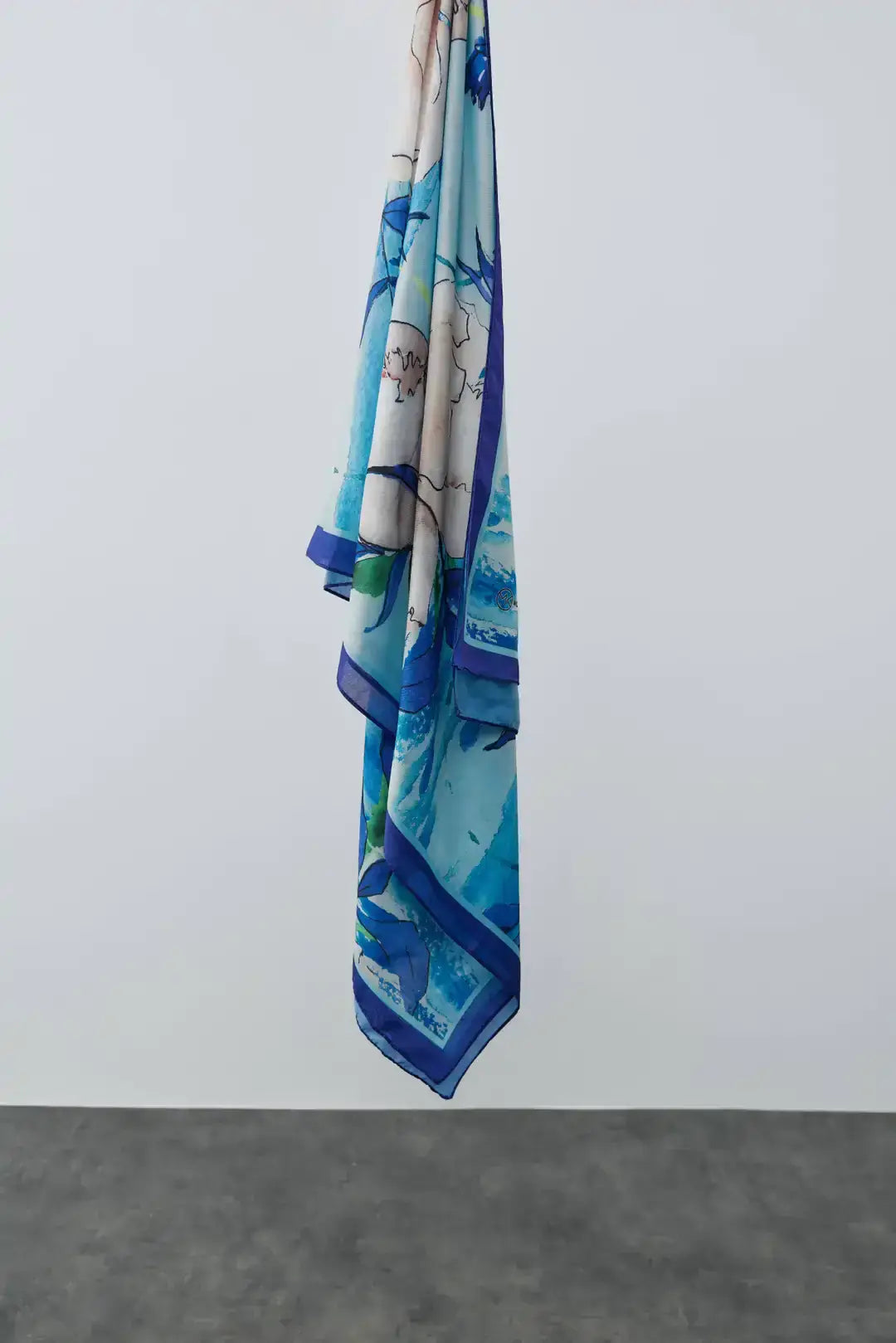 Pamuk Şal Saks Mavisi kombin örneği doğal ışıkta