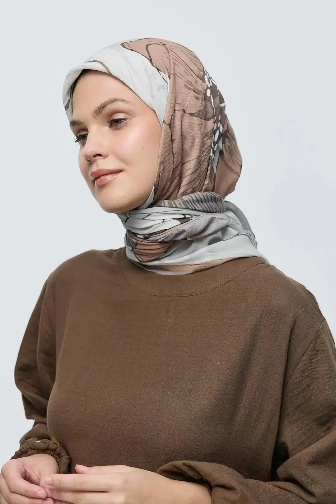 Bambu Eşarp kombin örneği Şakayık Desen Taş Vizon