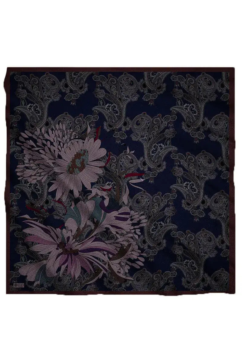 “Moda Nûda Vision Art Collection Flare ipek eşarp – lacivert zemin üzerinde kahverengi floral ve paisley desenli kare tasarım”