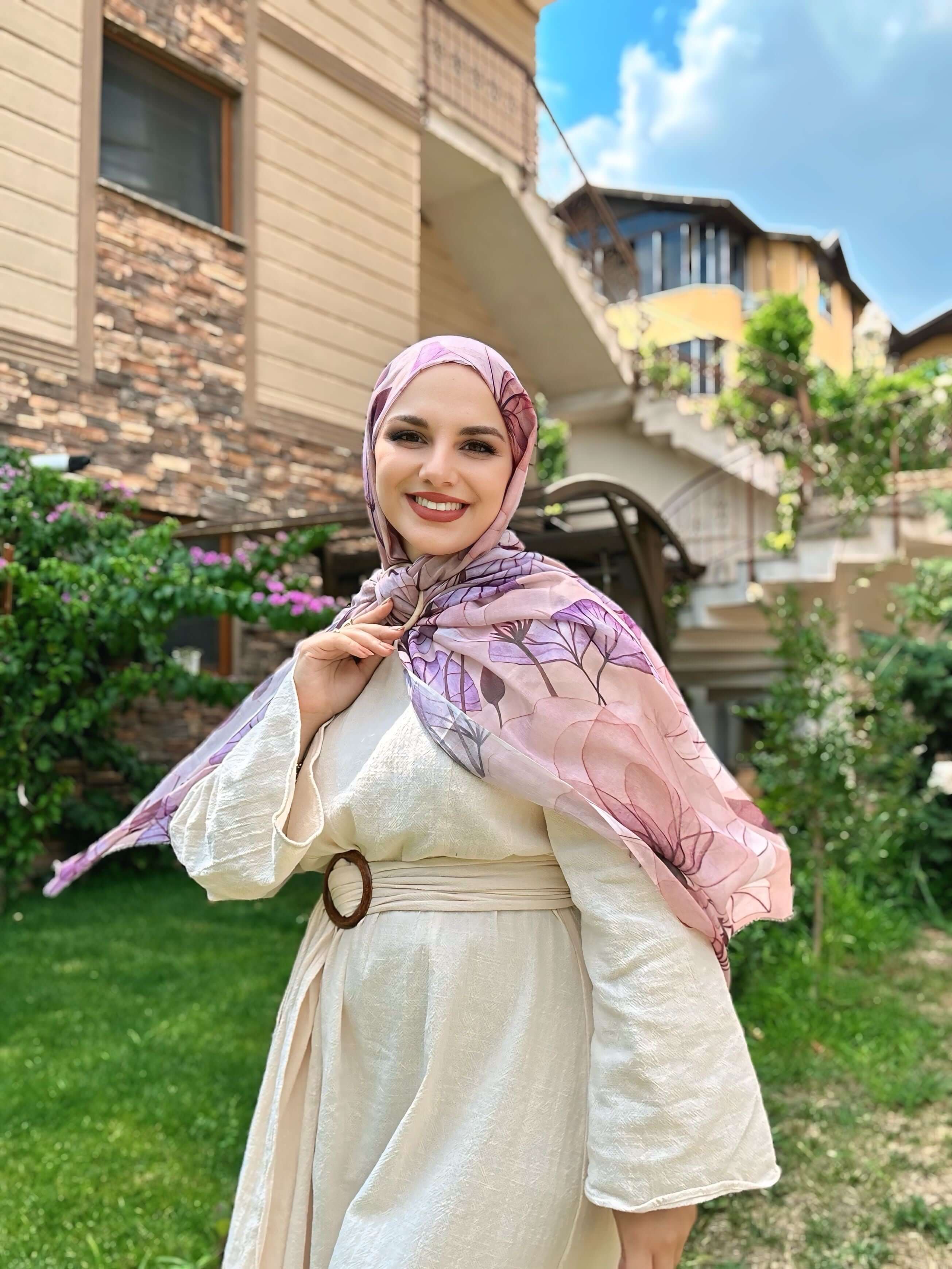 Yumuşak dokulu Alicia Desen Aya Şal ile şık stil önerisi