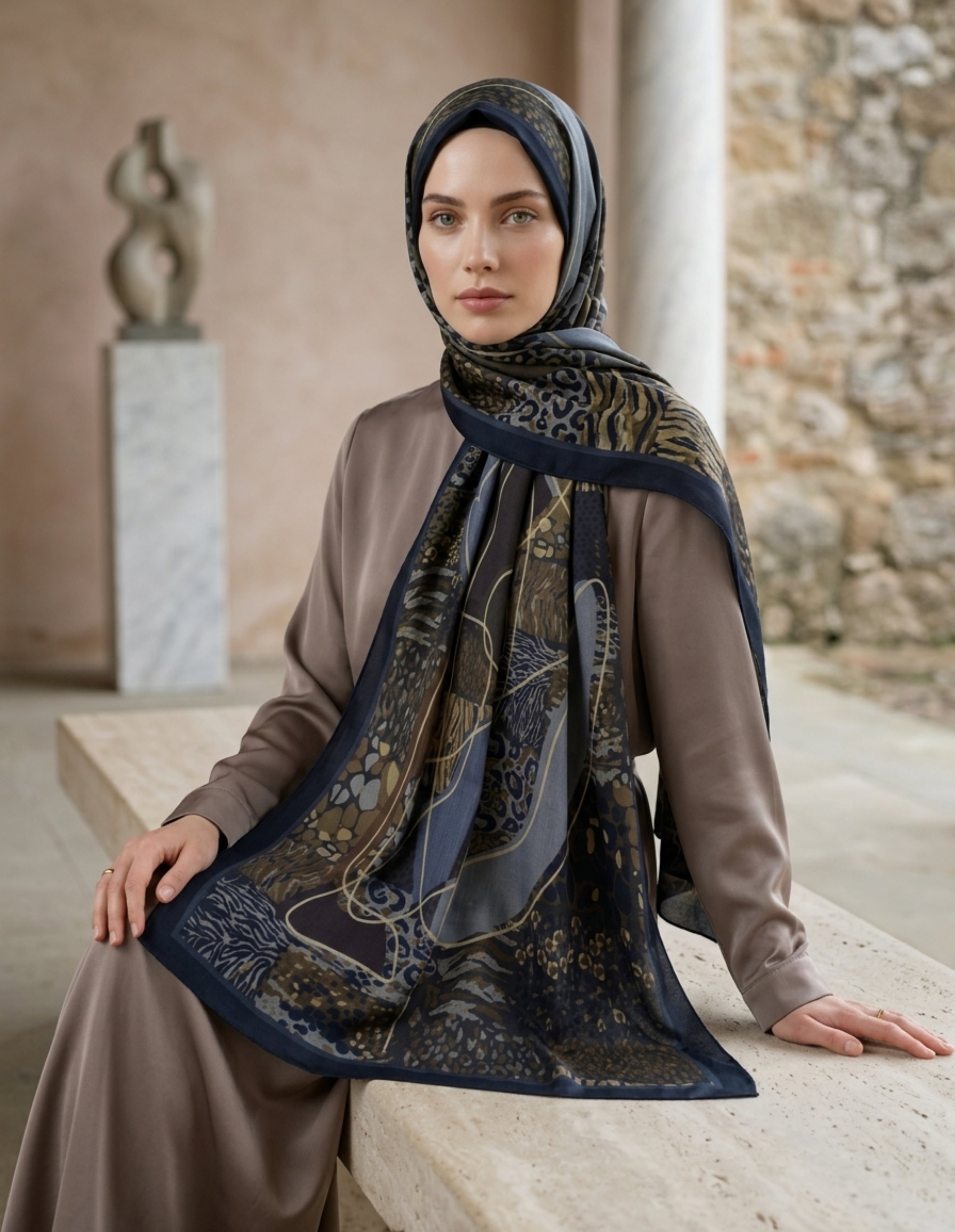Moda Nûda ED Scarf Celebrity Sable Şal Lacivert detay çekimi