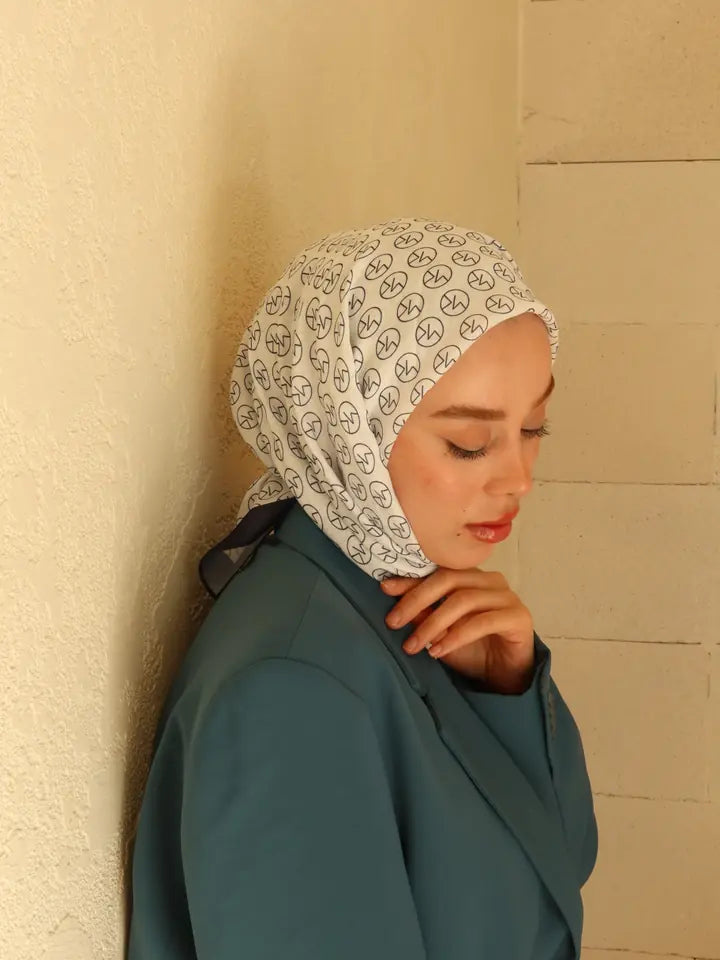 MK Pamuk Eşarp - Lacivert-Beyaz