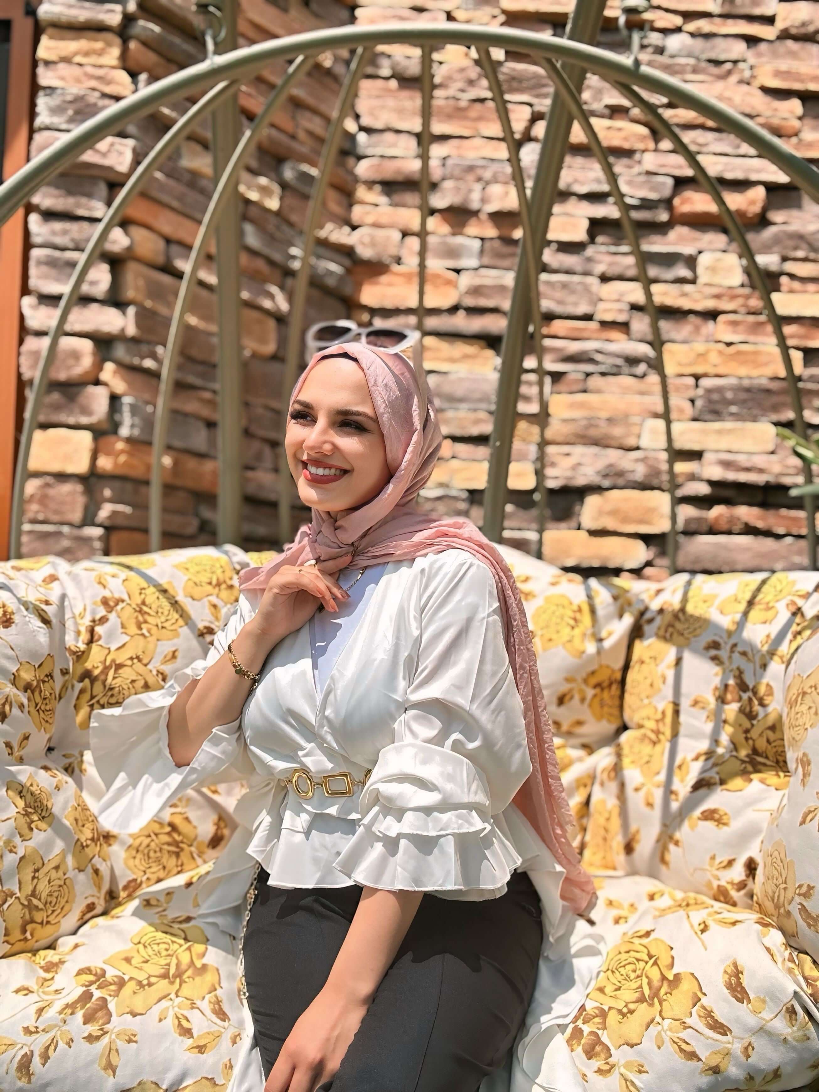 Aya Serisi Şal Toz Pembe rengiyle zarif kombin