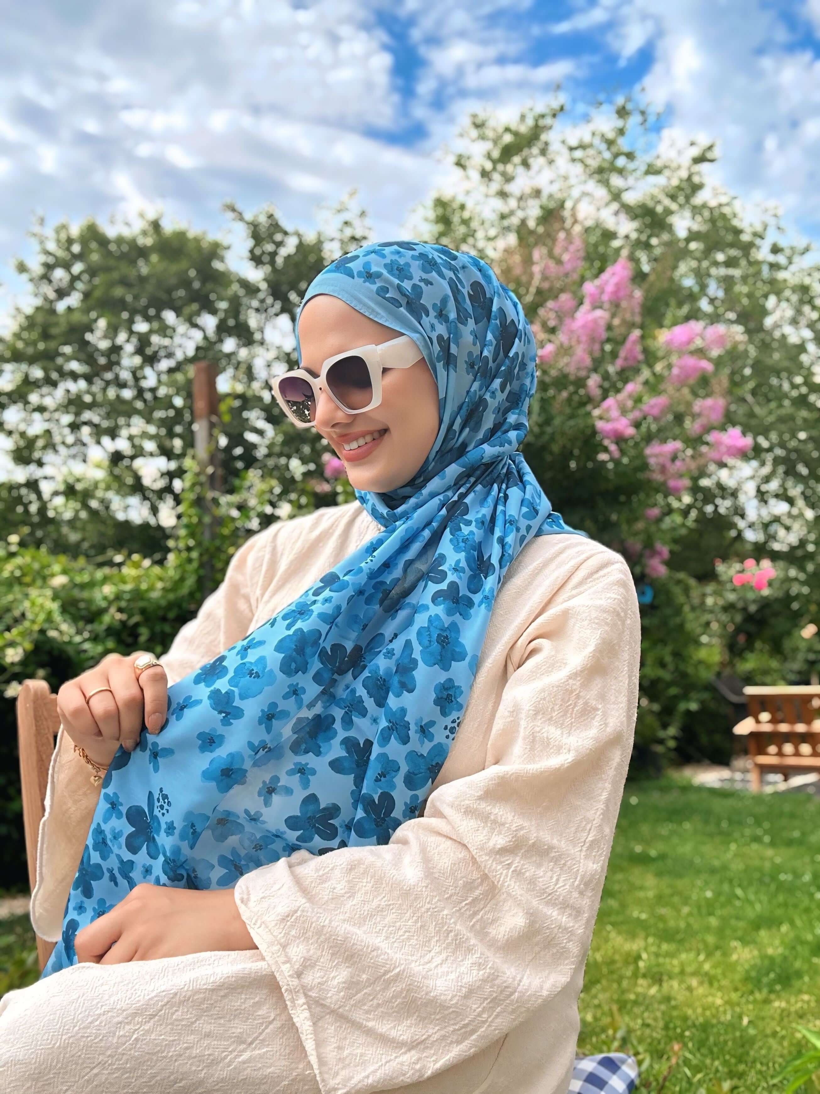 Blom Desen Soft Şal Mavi ile ferah ve şık görünüm