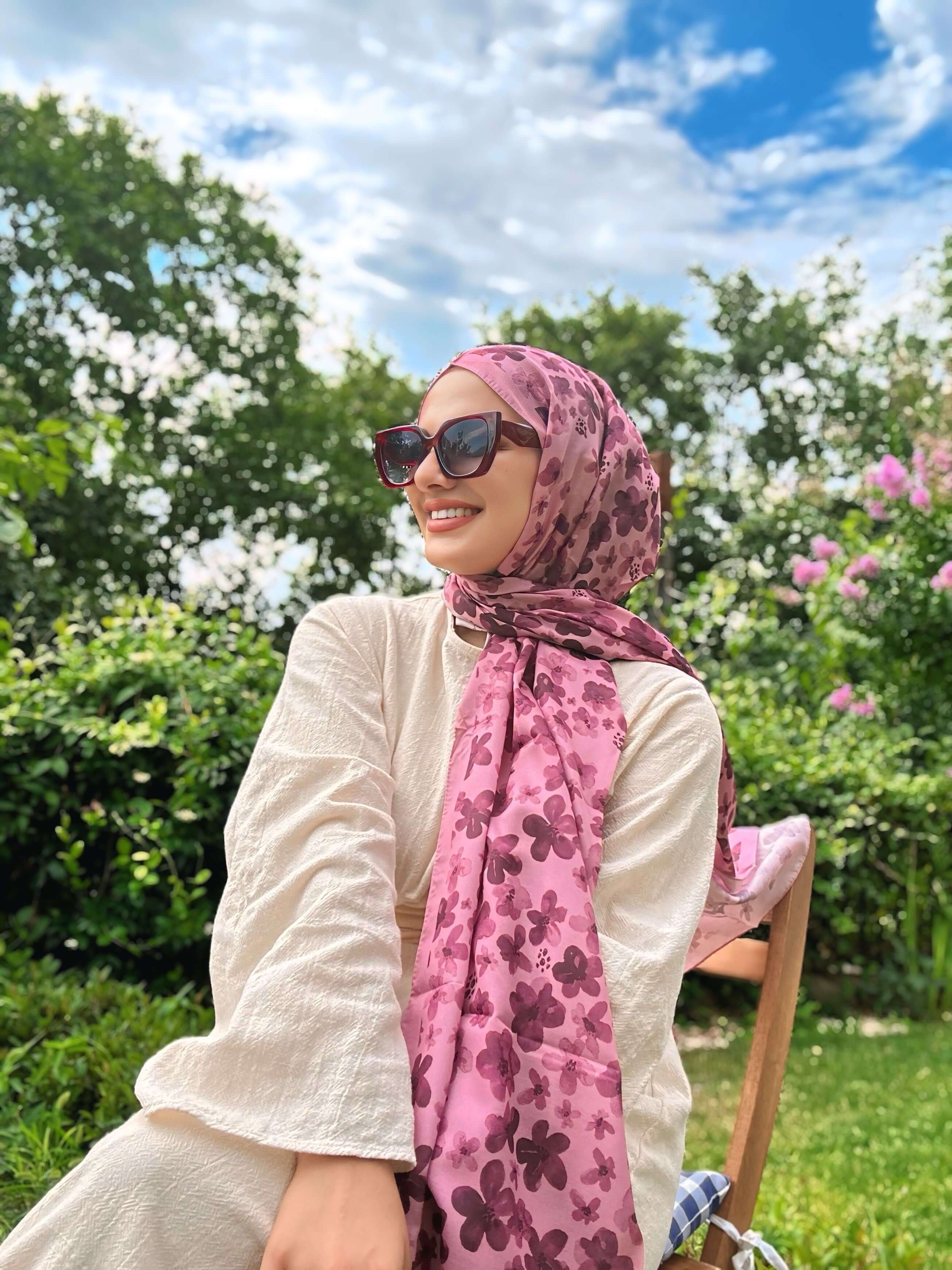 Blom Desen Soft Şal Pembe ile yumuşak ve feminen stil