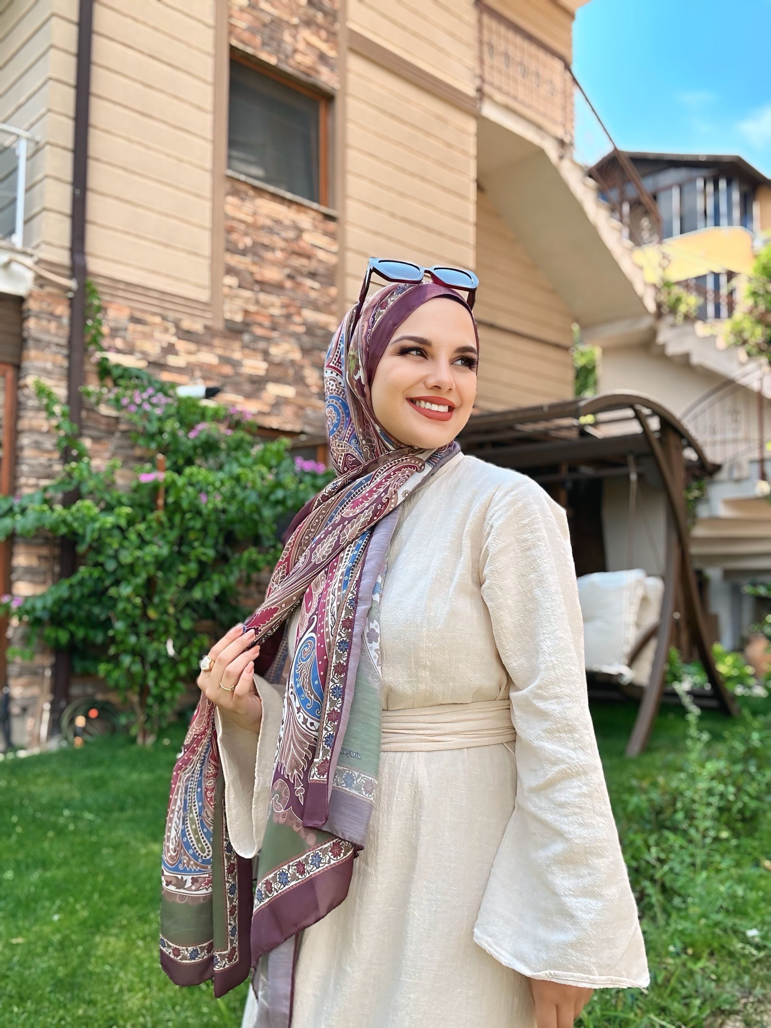Çiçekli Etnik Desen Şal Mürdüm