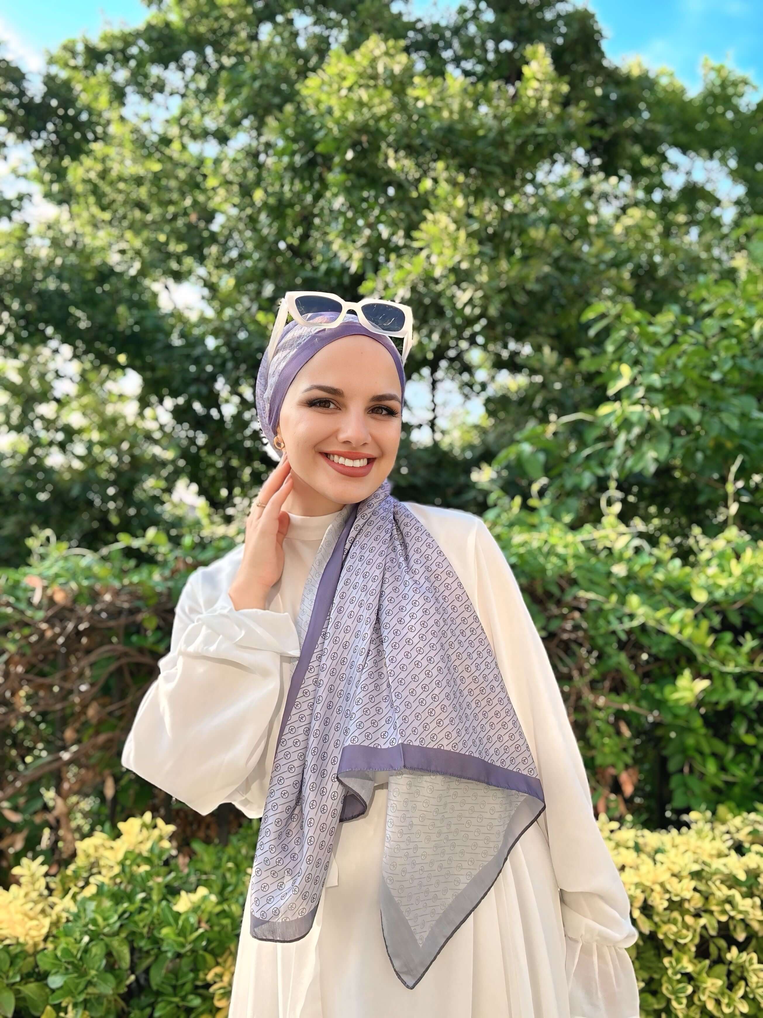 Çizgisel Daire MK Pamuk Eşarp Lila Mor ile zarif ve modern kombin