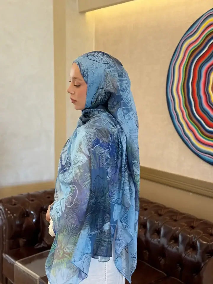 Airy Blue tonlarında Esilda Desen Aya Şal detaylı görünüm