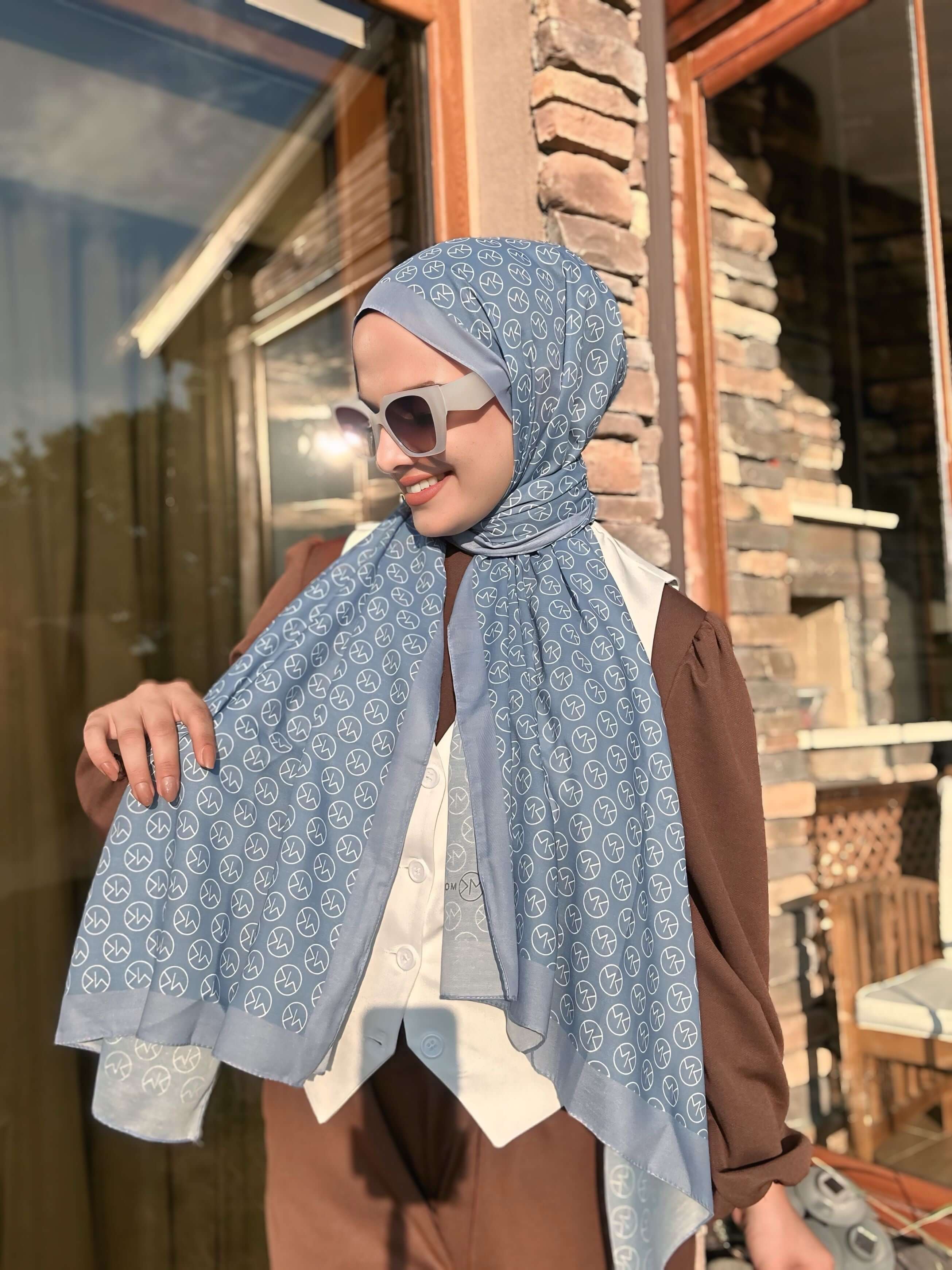MK Desen Pamuk Şal Mavi ile serin tonlarda günlük şıklık