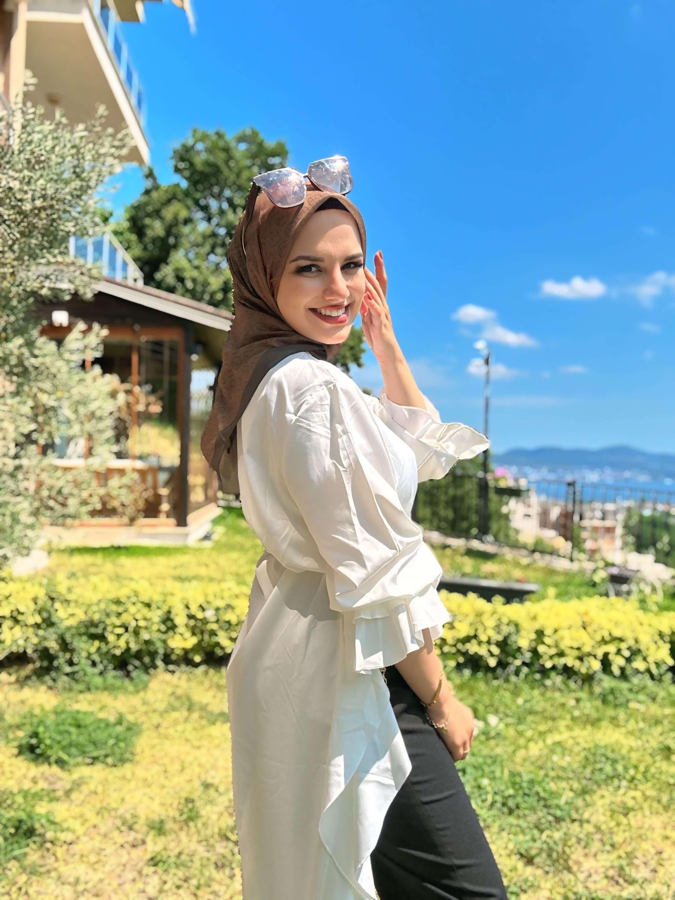 MK Pamuk Eşarp Bronz ile doğal tonlarda sofistike şıklık