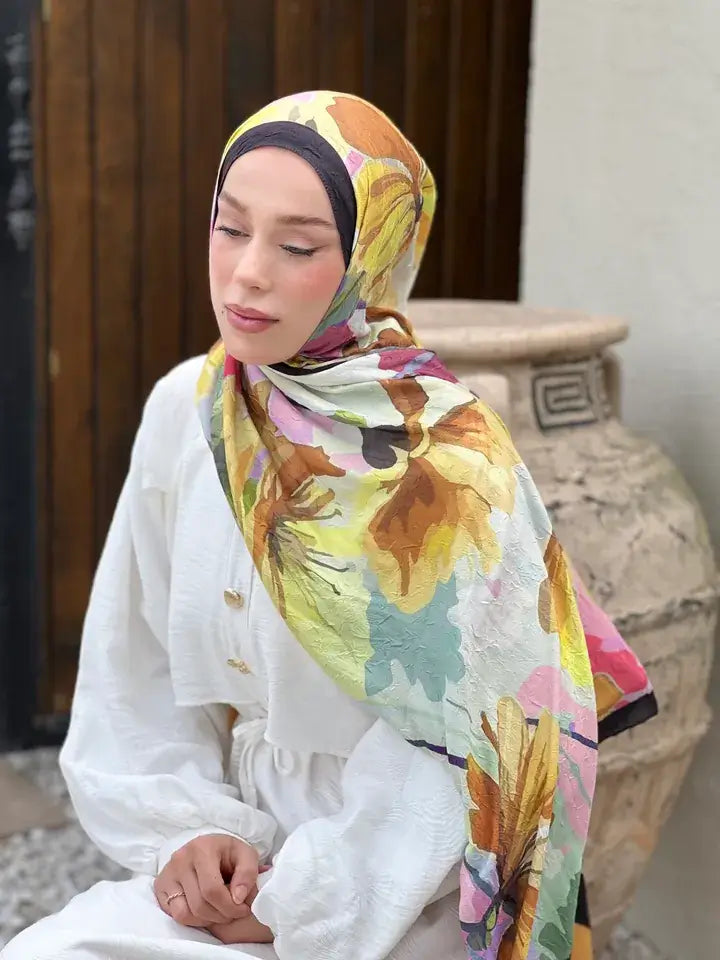 Siyah ve Sarı tonlarında Rapsodi Desen Bambu Şal detaylı görünüm