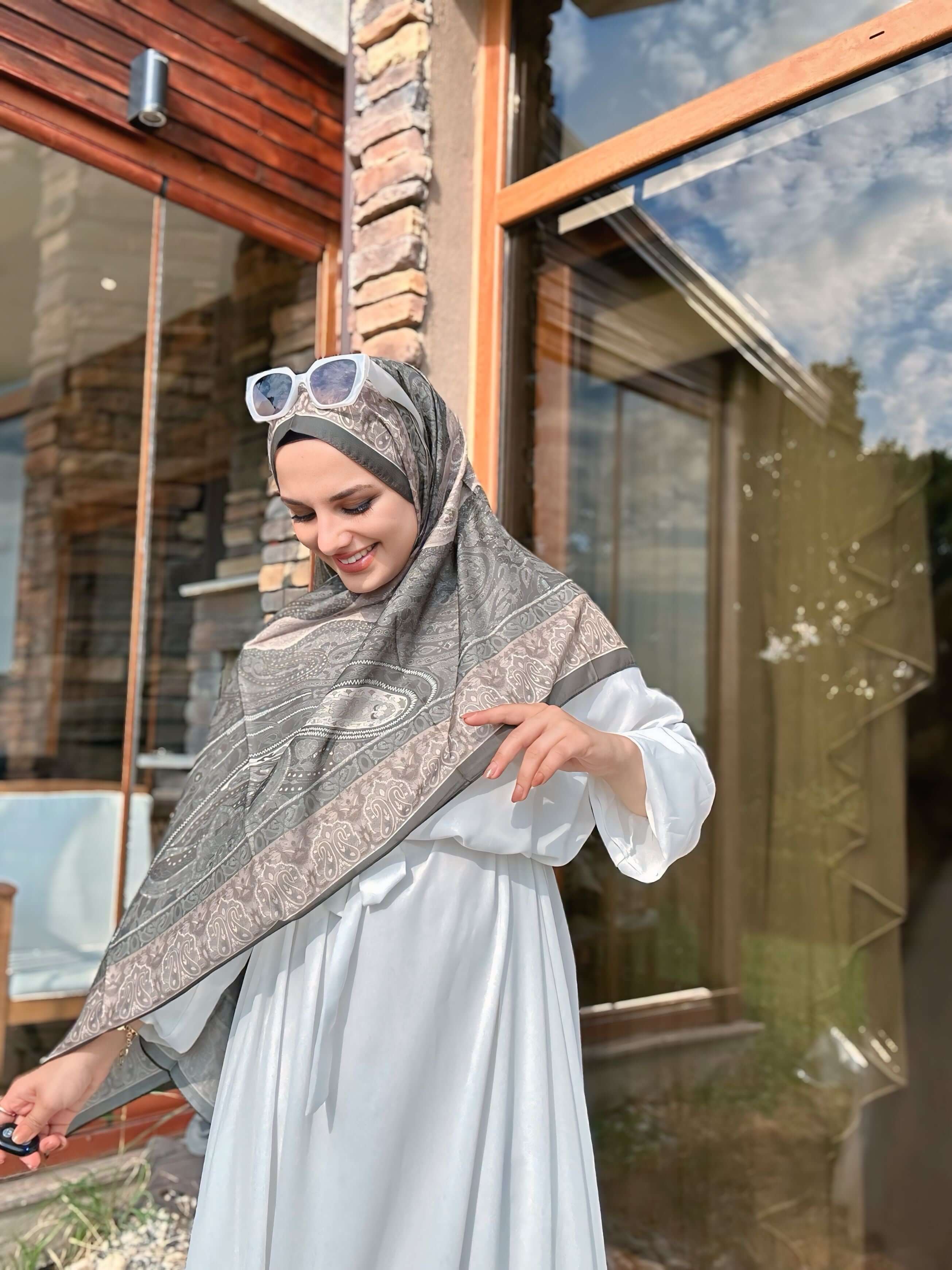 Vela Desen Soft Şal Haki ile modern ve doğal stil