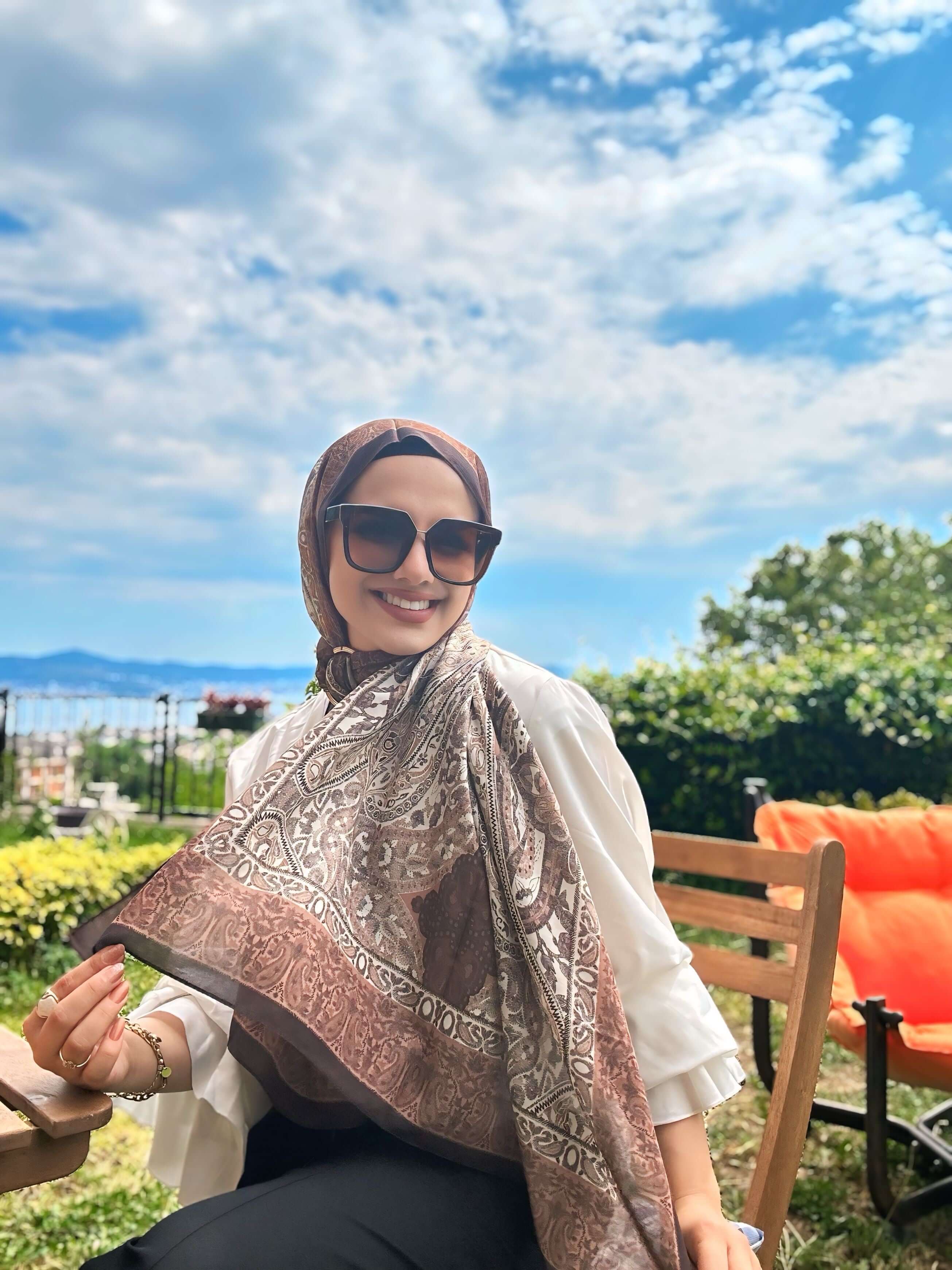Kahve tonlarında yumuşak dokulu Vela Desen Soft Şal detaylı görünüm