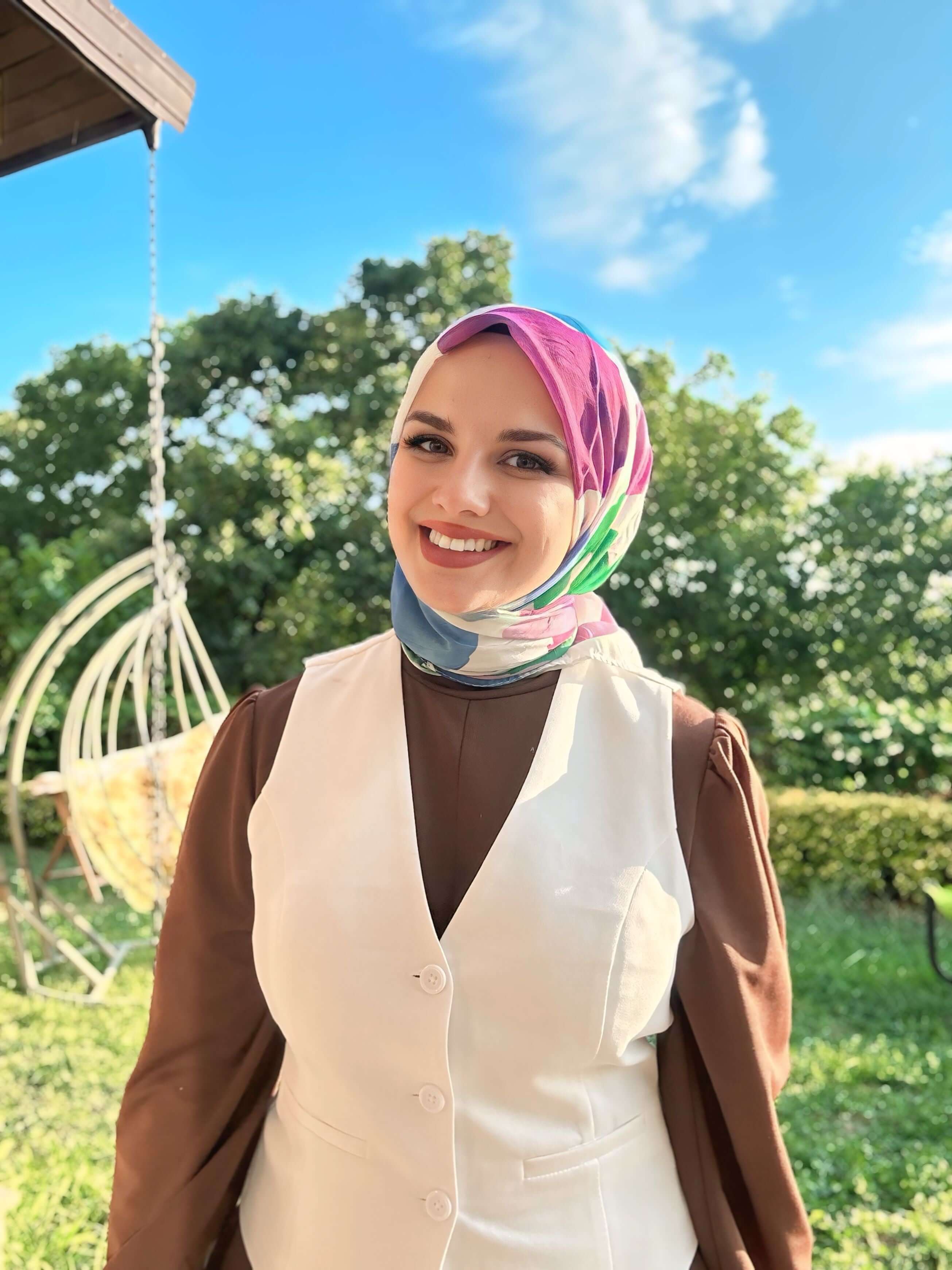 Beyaz ve eflatun tonlarında bambu dokulu Palet Desen Eşarp detaylı görünüm