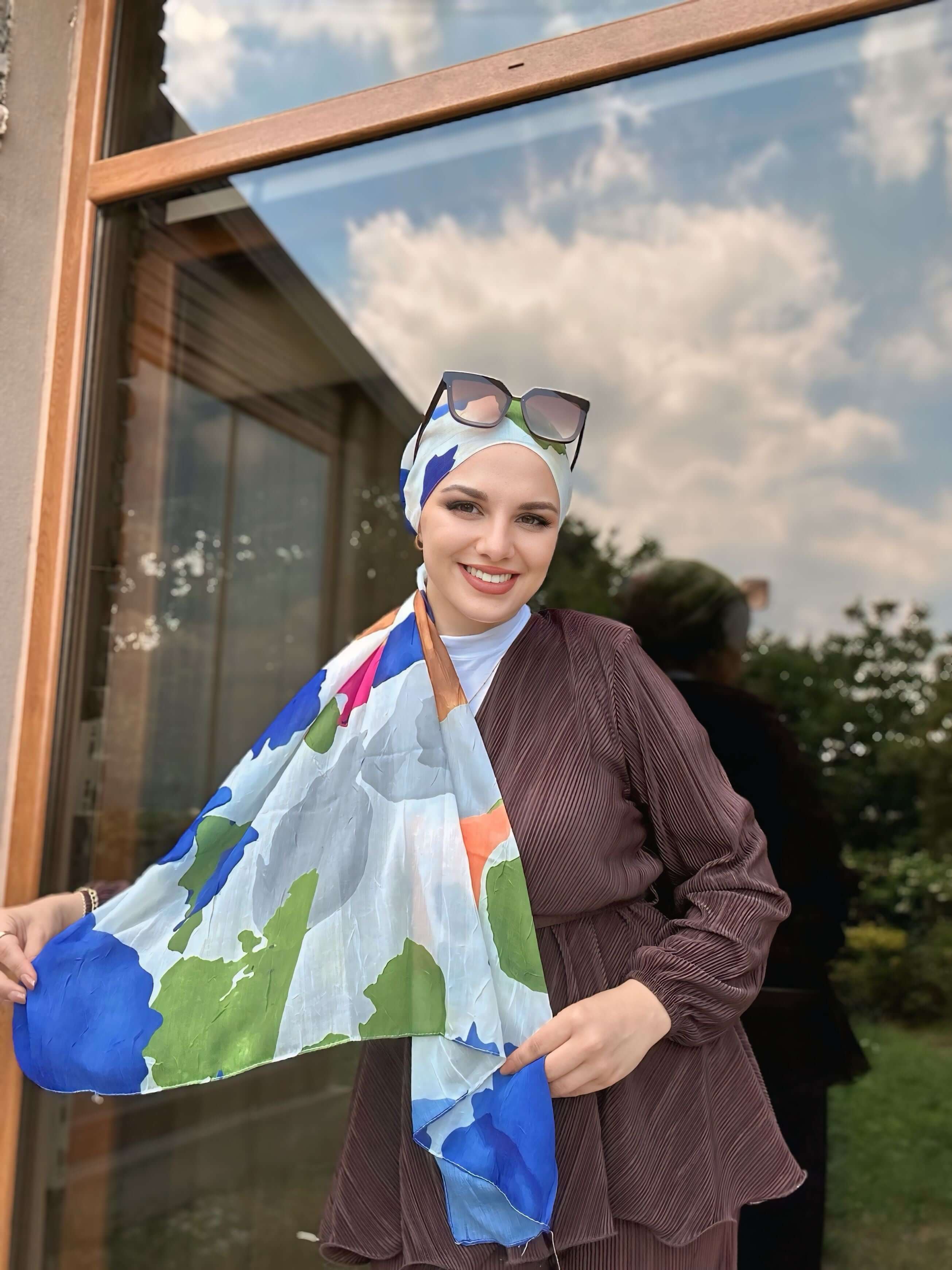 Palet Desen Bambu Eşarp Beyaz Turuncu ile canlı ve modern stil